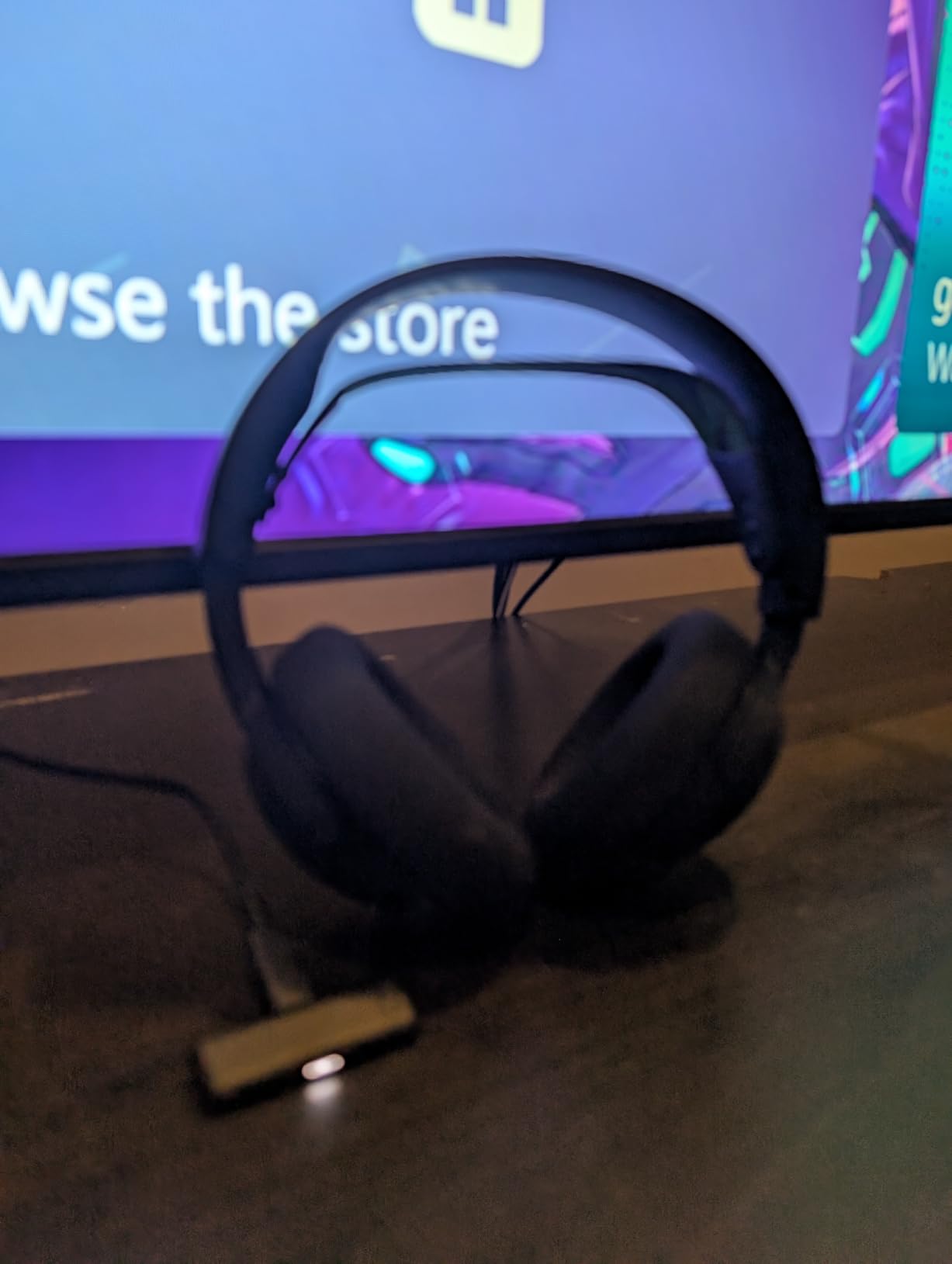 SteelSeries Arctis Nova 4X Wireless Multi-Platform Gaming Headset — 360° Spatial Audio — 2.4GHz High-Speed Wireless — 36 Hr Battery — USB-C — ClearCast Gen 2 Mic — Xbox Series X|S, PC, PS5, Switch - Customer Photo 1