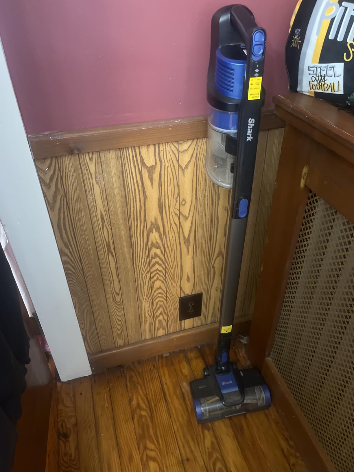 Shark Corded Stick Vacuum, Ultra-Lightweight, Swivel Steering, Powerful Deep-Cleaning, Floor-to-Ceiling Versatility, Converts to a Handheld Vacuum, Carpets & Hardfloor, Green, CS110EM - Customer Photo 5