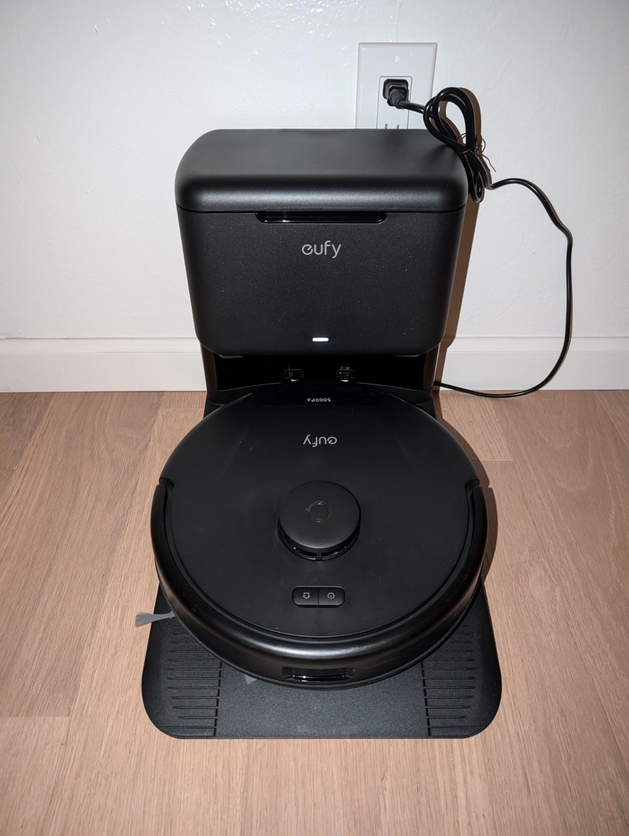 eufy L60 Robot Vacuum with Self Empty Station, Hair Detangling Technology, Up to 60 Days Hands Free Cleaning, 5,000 Pa Suction, Remove Hair, Dust - Customer Photo 2