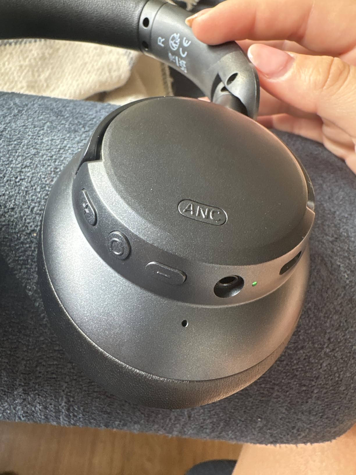 BERIBES Upgraded Hybrid Active Noise Cancelling Headphones with Transparent Modes,70H Playtime Bluetooth Headphones Wireless Bluetooth with Mic, Deep Bass,3.5MM Cable,Soft-Earpads,Fast Charging-Black Customer Review BERIBES Upgraded Hybrid Active Noise Cancelling Headphones with Transparent Modes,70H Playtime Bluetooth Headphones Wireless Bluetooth with Mic, Deep Bass,3.5MM Cable,Soft-Earpads,Fast Charging-Black - Customer Photo 2