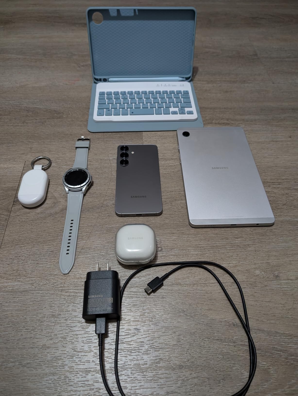 Samsung Galaxy Buds FE True Wireless Bluetooth Earbuds, Comfort and Secure in Ear Fit, Auto Switch Audio, Touch Control, Built-in Voice Assistant, Graphite [US Version, 1Yr Manufacturer Warranty] customer photo 1