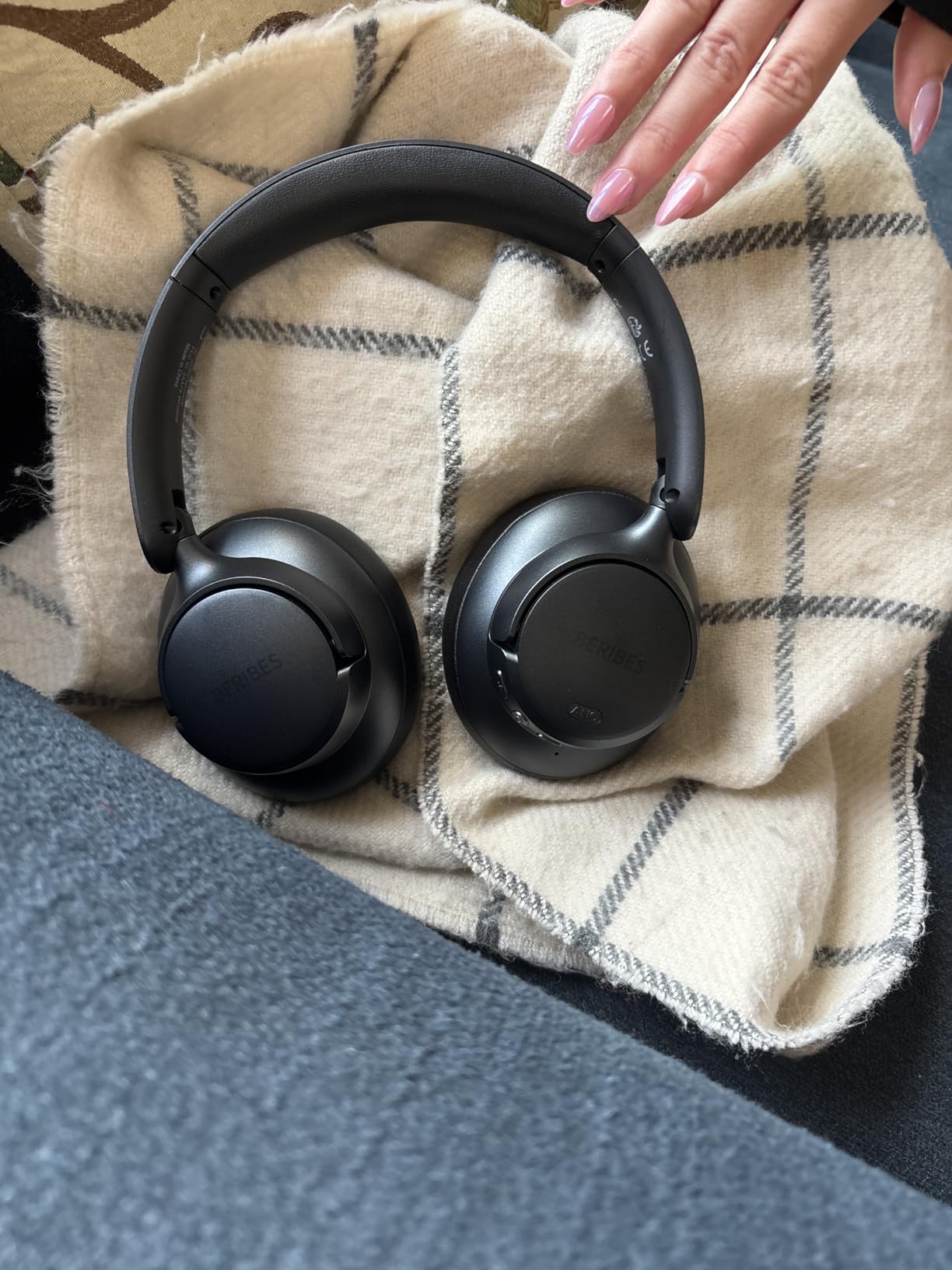 BERIBES Upgraded Hybrid Active Noise Cancelling Wireless Headphones with Transparent Modes,70H Playtime Bluetooth Headphones Wireless with Mic, Deep Bass,3.5MM Cable,Soft-Earpads,Fast Charging-Silver - Customer Photo 1