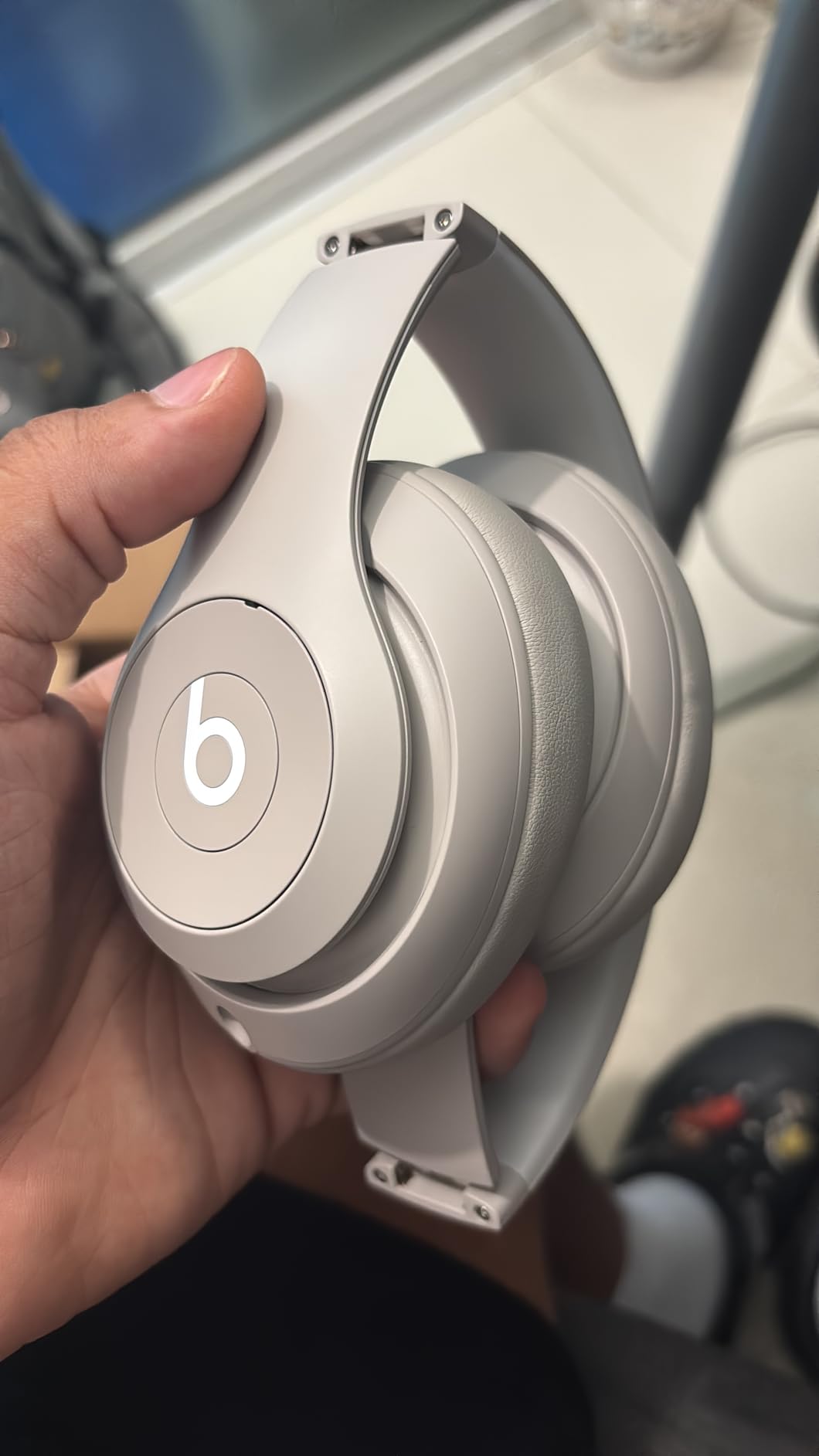 Beats Studio Pro - Wireless Bluetooth Noise Cancelling Headphones - Black (Renewed) Customer Review Beats Studio Pro - Wireless Bluetooth Noise Cancelling Headphones - Black (Renewed) - Customer Photo 4