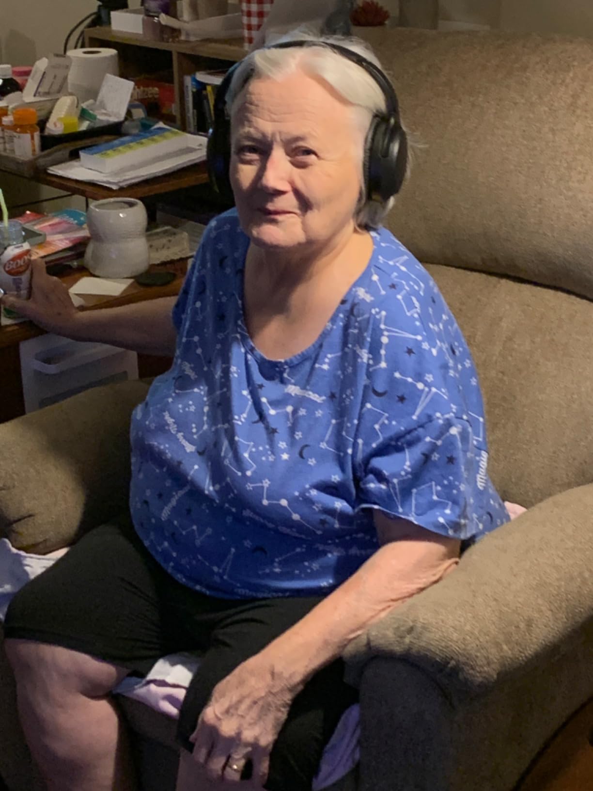 Avantree Opera Plus - Wireless Headphones for TV Watching with Clear Dialogue & Volume Boost for Seniors & Hard of Hearing, Use with Soundbar at Same Time, Charging Transmitter Base, Comfortable Fit - Customer Photo 2