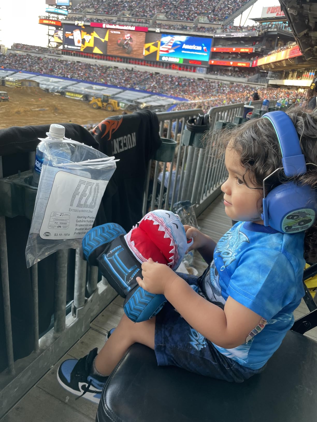 iClever Noise Cancelling Headphones for Kids Adults, SNR 29dB Safety Noise Reduction Ear Muffs for Autism Sensory &Concentration Aid, Ear Hearing Protection for Fireworks/Event/Monster Truck/Concert - Customer Photo 2