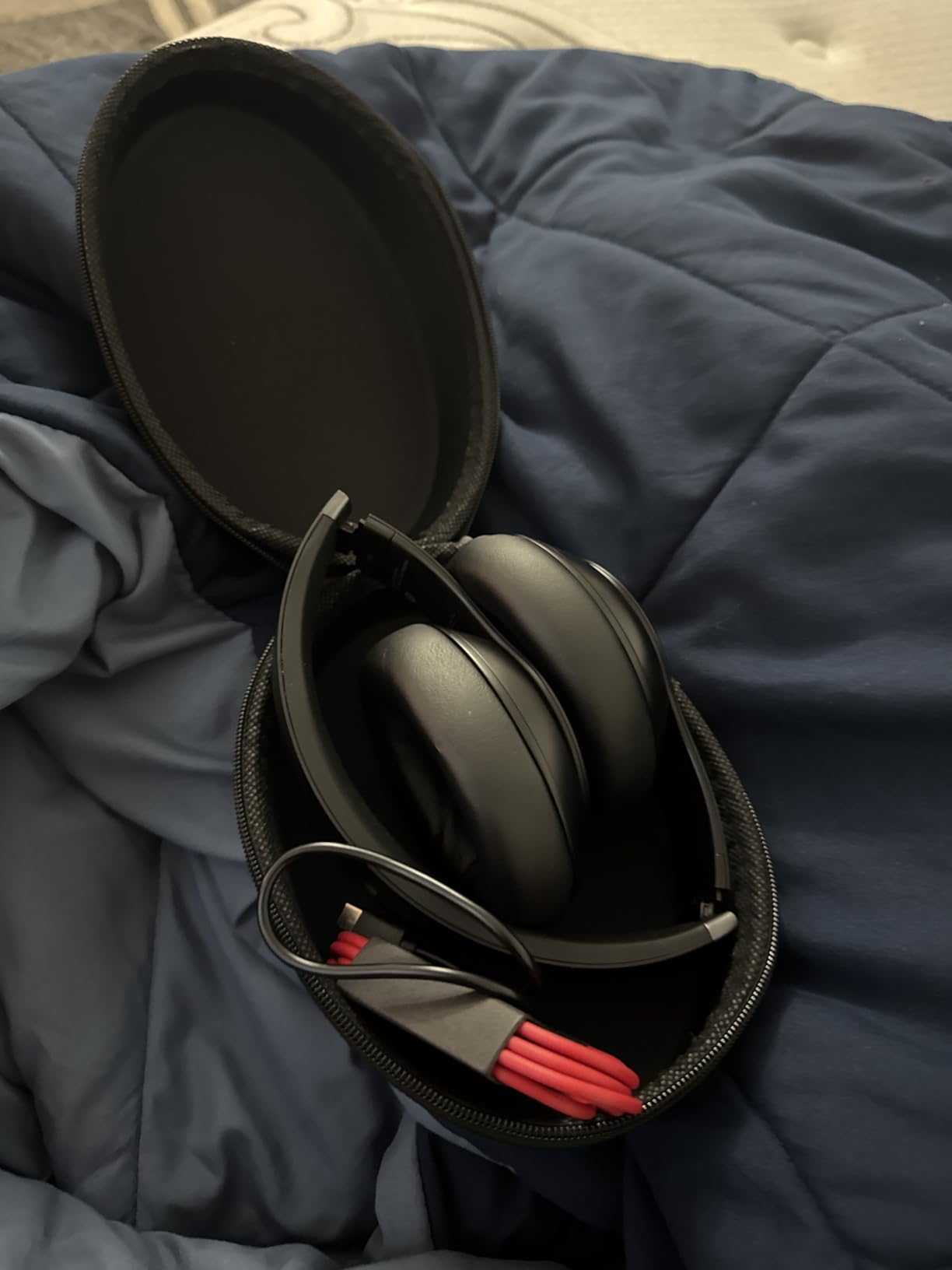 Beats Studio Pro - Wireless Bluetooth Noise Cancelling Headphones - Black (Renewed Premium) - Customer Photo 1