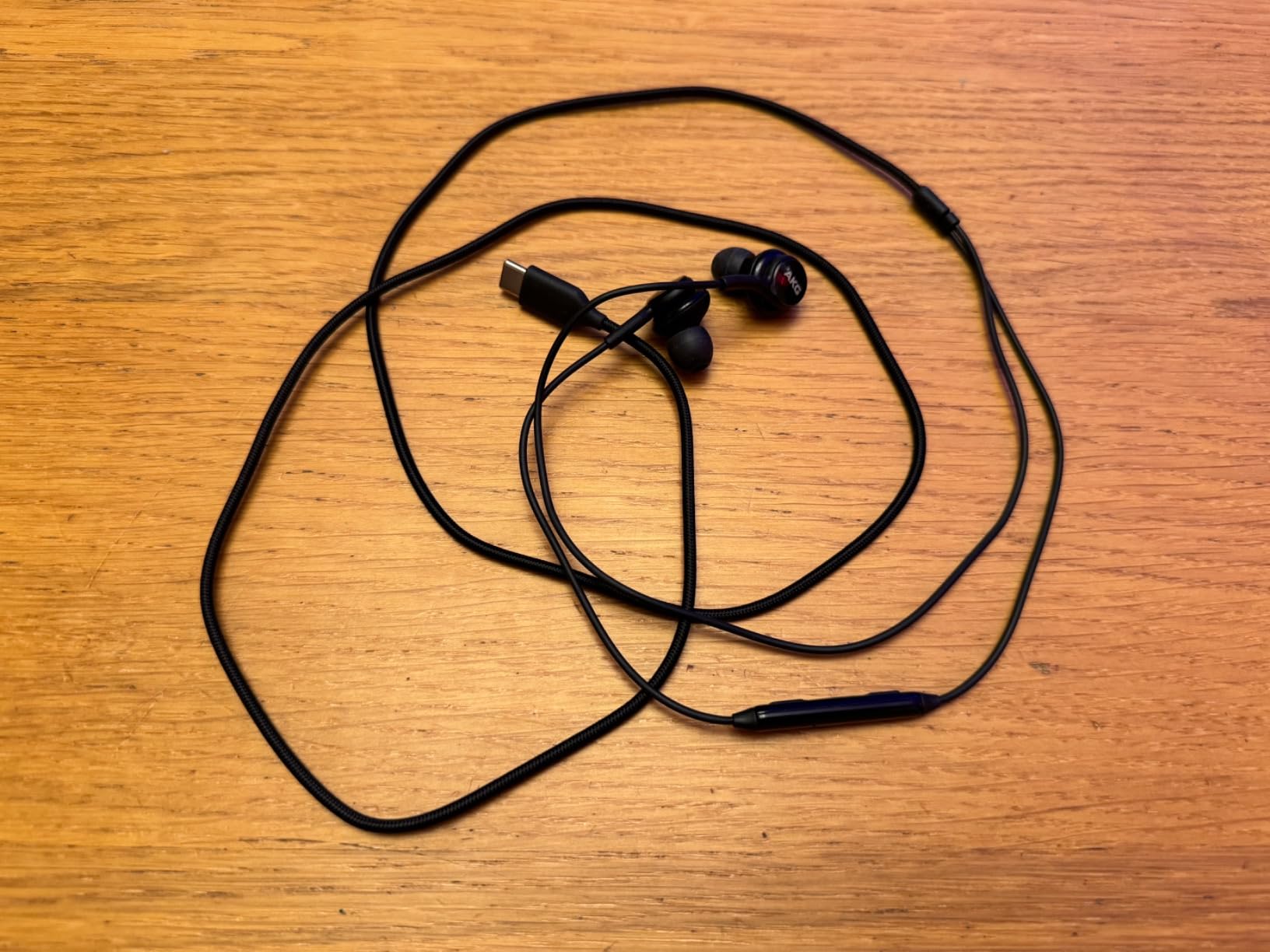 Samung AKG Earbuds for Samsung Galaxy S24 Ultra, S23, S22, S21, Note 10, iPhone 15 Pro Max - Original USB Type C In-Ear Earbuds with Remote & Mic - Black Customer Review Samung AKG Earbuds for Samsung Galaxy S24 Ultra, S23, S22, S21, Note 10, iPhone 15 Pro Max - Original USB Type C In-Ear Earbuds with Remote & Mic - Black - Customer Photo 1