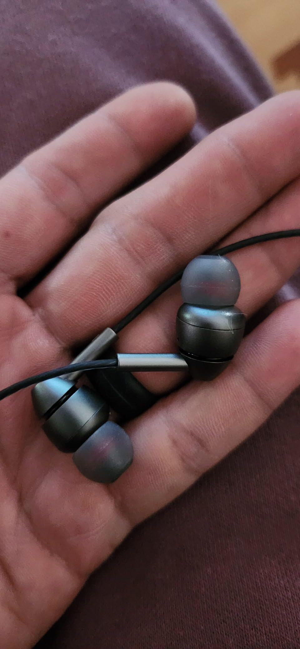 USB-C Wired Earbuds with Microphone, Volume Control, Noise Canceling, Compatible with Samsung Galaxy S24 S23 S22, iPhone 17 16 15 Pro Pro max, Pixel Phones Customer Review USB-C Wired Earbuds with Microphone, Volume Control, Noise Canceling, Compatible with Samsung Galaxy S24 S23 S22, iPhone 17 16 15 Pro Pro max, Pixel Phones - Customer Photo 1