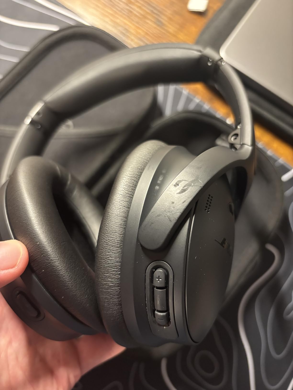 Bose QuietComfort Wireless Noise Cancelling Headphones, Bluetooth Over Ear Headphones with Up to 24 Hours of Battery Life, Black (Renewed) - Customer Photo 2