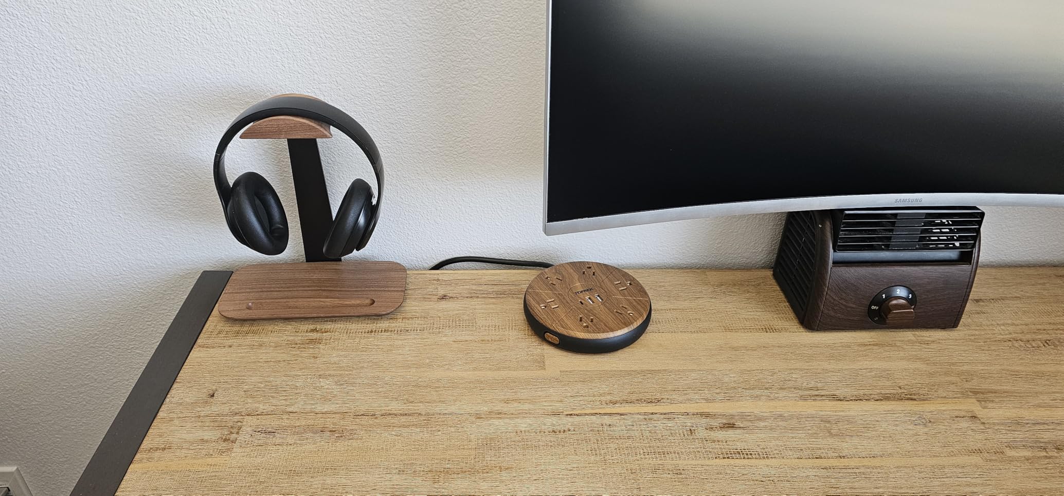 UPERGO Walnut Headphone Stand, Wood Headset Stand for Desk, Universal Headphone Holder with Storage Base for Gaming, Airpod max, Bose,Razer - Customer Photo 3