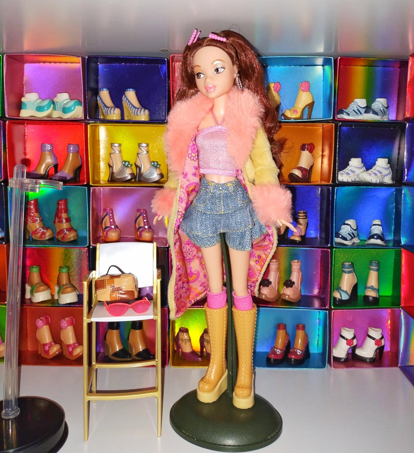 Barbie Signature My Scene Doll & Accessories, Chelsea in Y2K-Inspired Outfit with Butterfly Top, Cargo Jeans, Denim Bag & Display Stand - Customer Photo 1