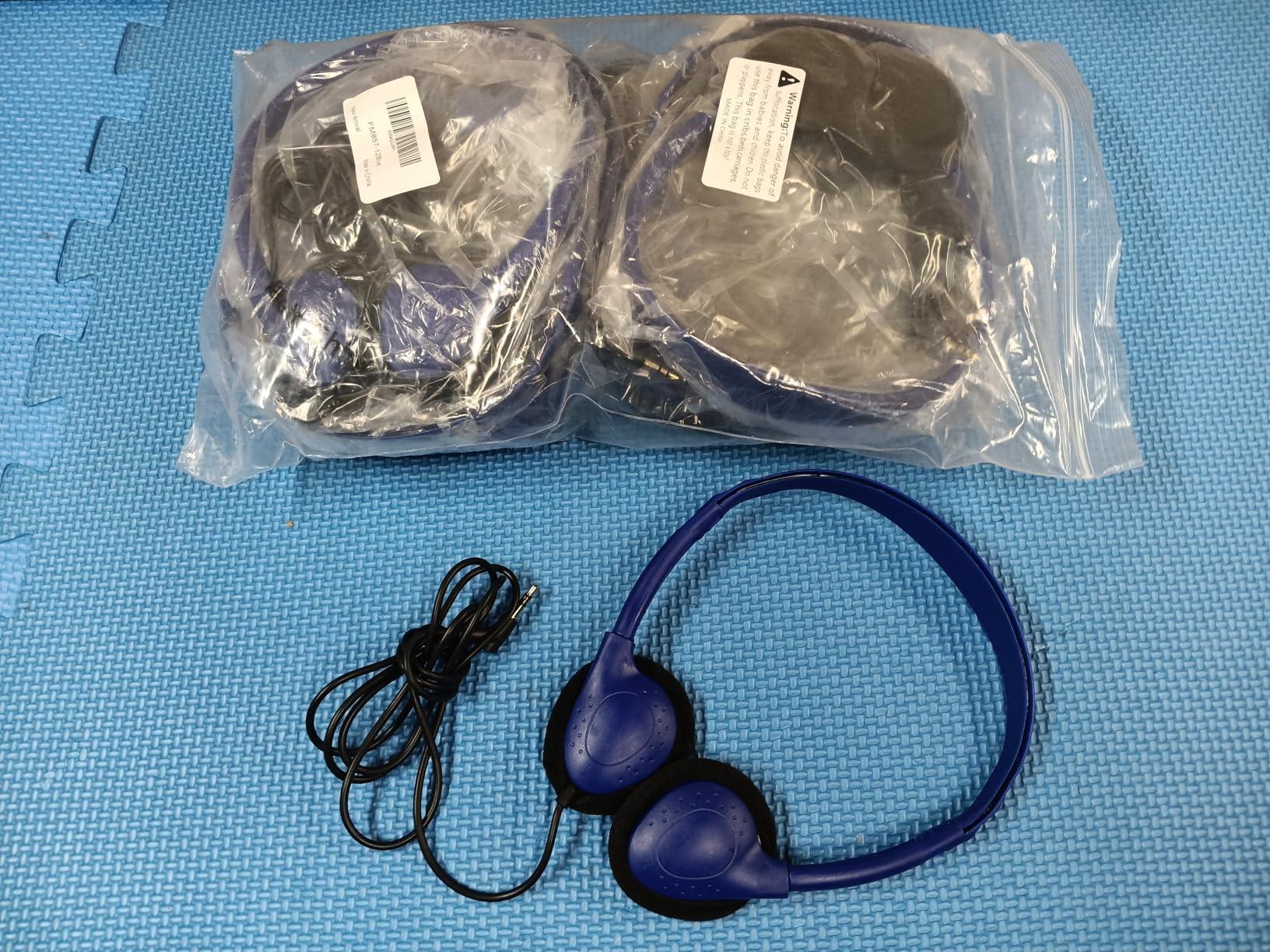 Classroom Headphones Bulk 25 Pack Class Set for School Students Kids and Adult -Sturdy Wired 3.5mm Plug (Mixed, 25 Pack) - Customer Photo 4