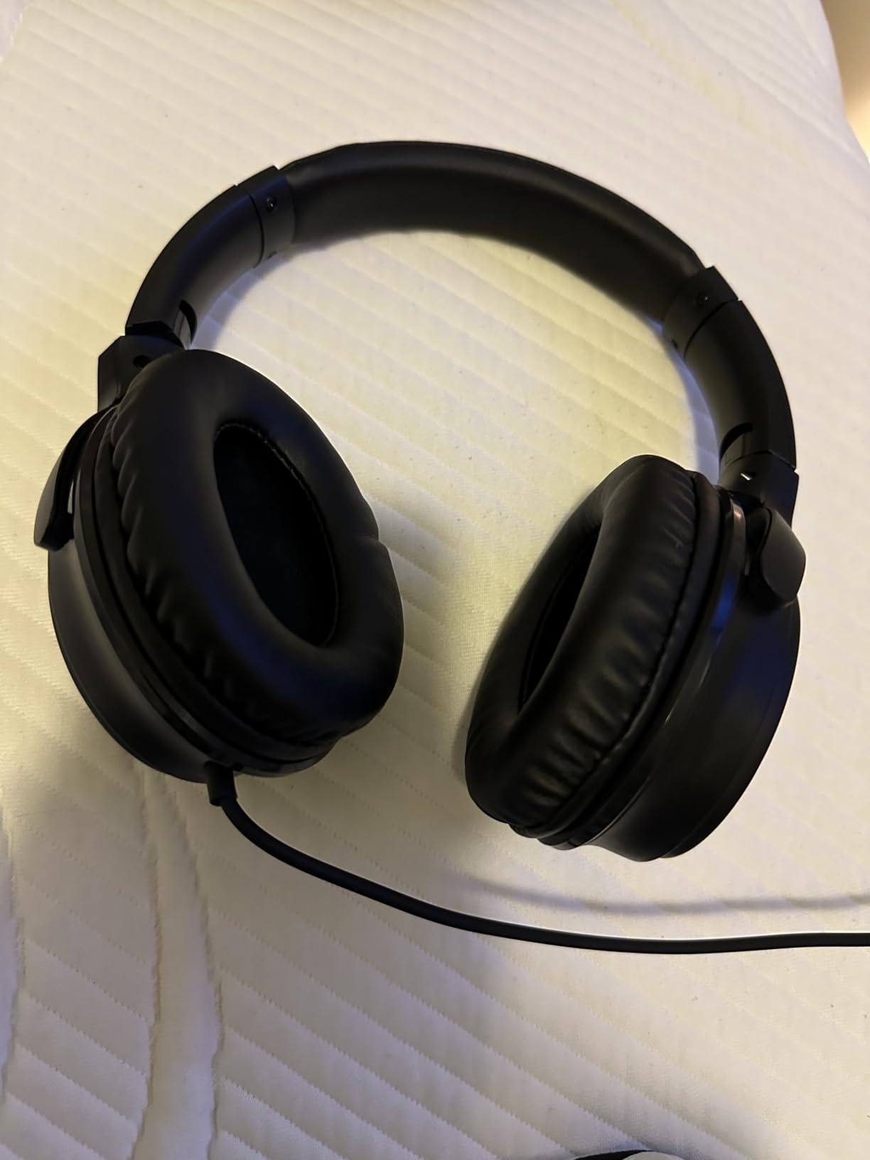 19.5Ft / 6M Extra Long Cord Headphones for TV PC with Volume Control, Spring Coiled Cable, 3.5mm AUX, Wired Over Ear Earphones for Seniors Hard of Hearing, Large Comfortable Computer Headset - Customer Photo 1