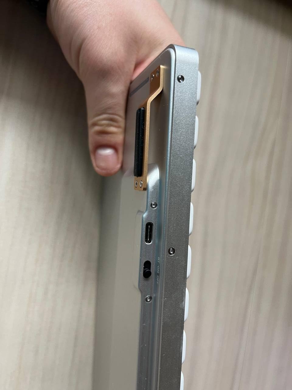 LOFREE Flow Low Profile Mechanical Keyboard, 100 Keys Rechargeable Wireless Keyboards with Bluetooth and Wired Connection for Windows, Mac OS/White Ghost Linear Switches - Customer Photo 2