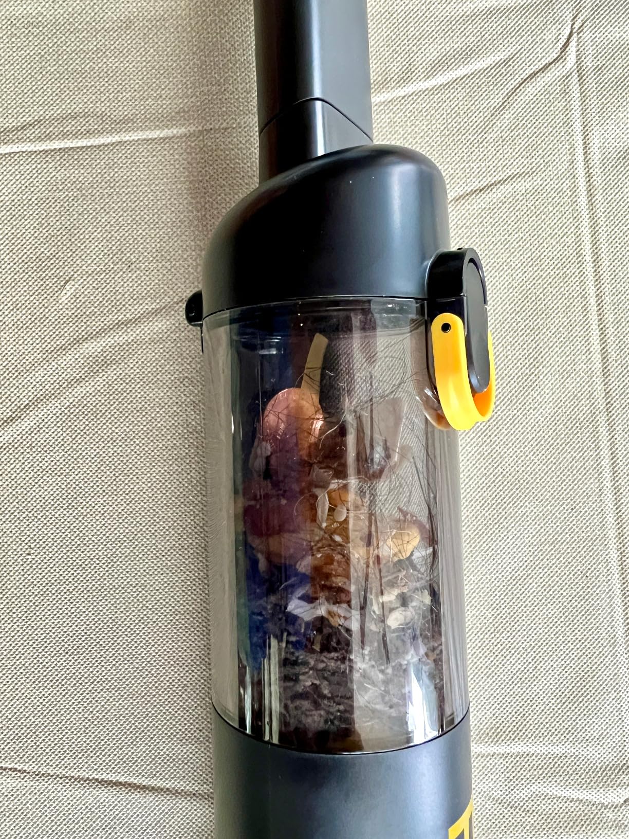 Fanttik Slim V8 APEX Car Vacuum, 4-in-1 Portable Mini Cordless Vacuum with 19000pa Suction Power, Type-C Charge, 2 Suction Modes, Handheld Vacuum for Small Jobs, Car, Office Desk, Keyboards (Black) - Customer Photo 2