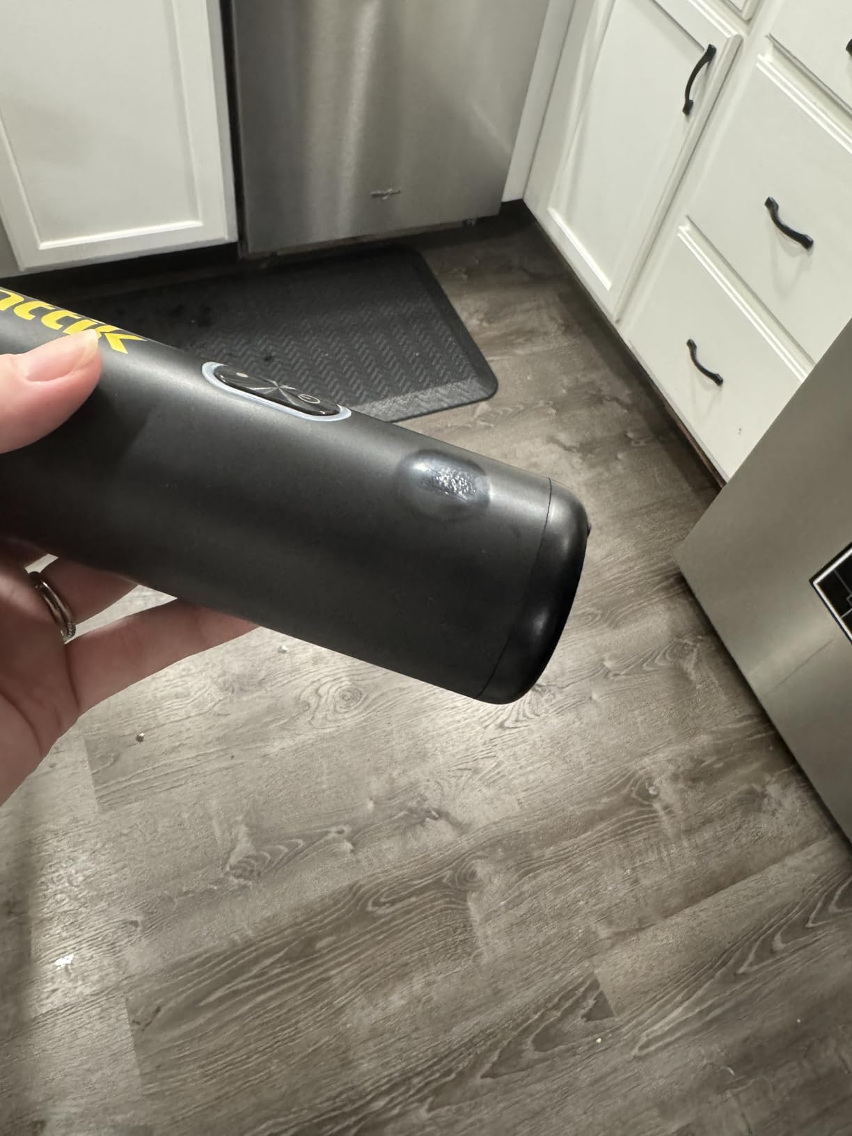 Fanttik Slim V8 APEX Car Vacuum, 4-in-1 Portable Mini Cordless Vacuum with 19000pa Suction Power, Type-C Charge, 2 Suction Modes, Handheld Vacuum for Small Jobs, Car, Office Desk, Keyboards (Black) - Customer Photo 3