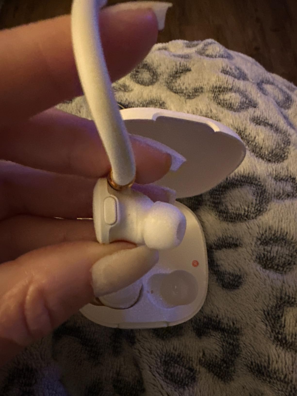 Soundcore Sport X20 by Anker, True-Wireless Workout Earbuds, Rotatable and Extendable Ear Hooks, Noise Cancelling, Deep Bass, IP68 Waterproof, Sweatproof, Dustproof, 48H Play, Sport Earbuds for Gym Customer Review Soundcore Sport X20 by Anker, True-Wireless Workout Earbuds, Rotatable and Extendable Ear Hooks, Noise Cancelling, Deep Bass, IP68 Waterproof, Sweatproof, Dustproof, 48H Play, Sport Earbuds for Gym - Customer Photo 1