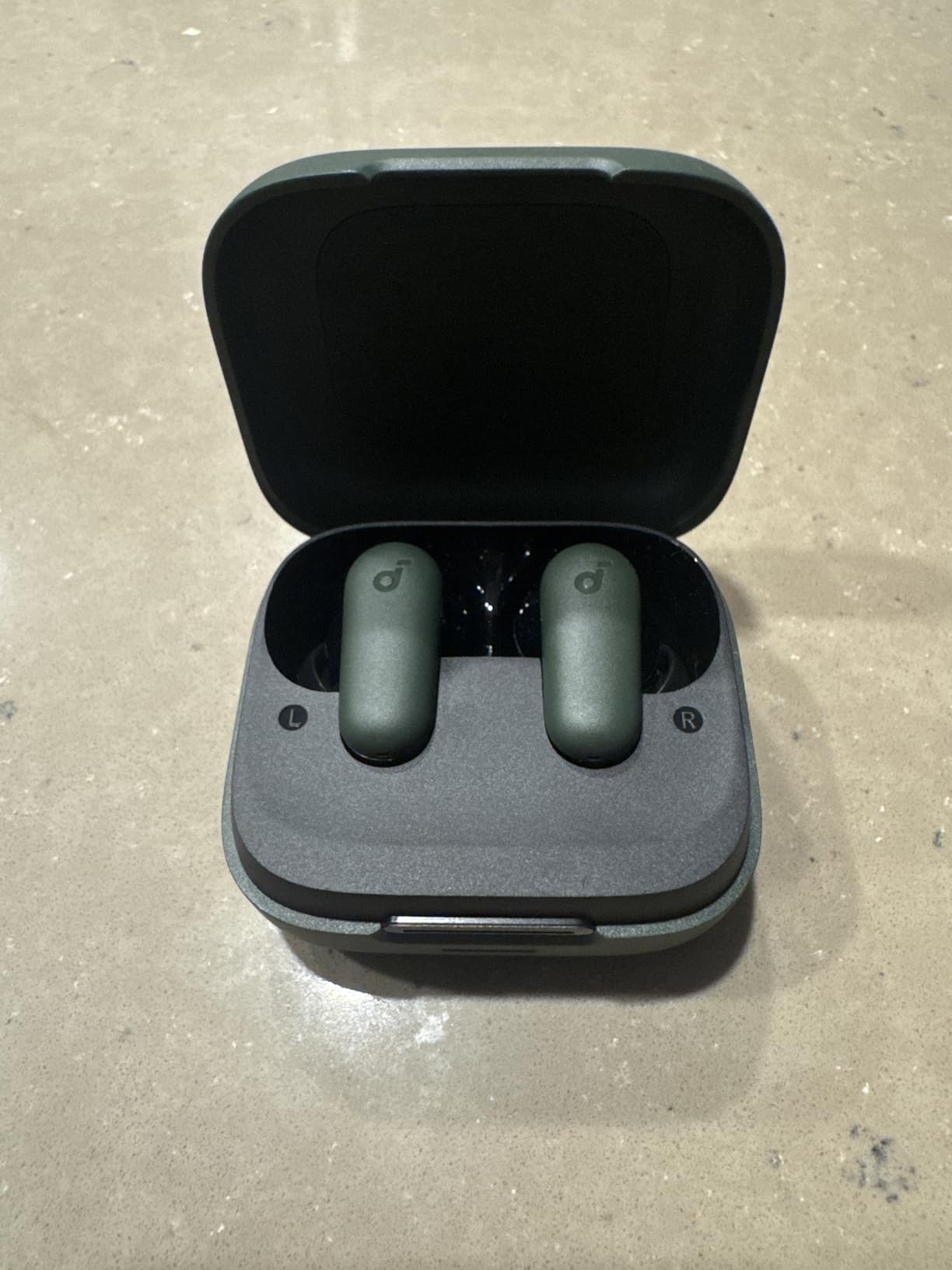 Soundcore P30i by Anker Noise Cancelling Earbuds, Strong and Smart Noise Cancelling, Powerful Bass, 45H Playtime, 2-in-1 Case and Phone Stand, IP54, Wireless Earbuds, Bluetooth 5.4 (Black) - Customer Photo 3