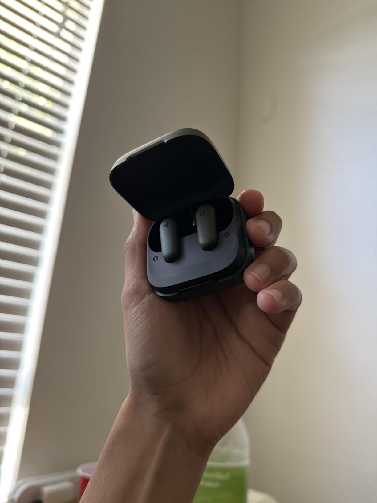 Soundcore P30i by Anker Noise Cancelling Earbuds, Strong and Smart Noise Cancelling, Powerful Bass, 45H Playtime, 2-in-1 Case and Phone Stand, IP54, Wireless Earbuds, Bluetooth 5.4 (Black) - Customer Photo 5