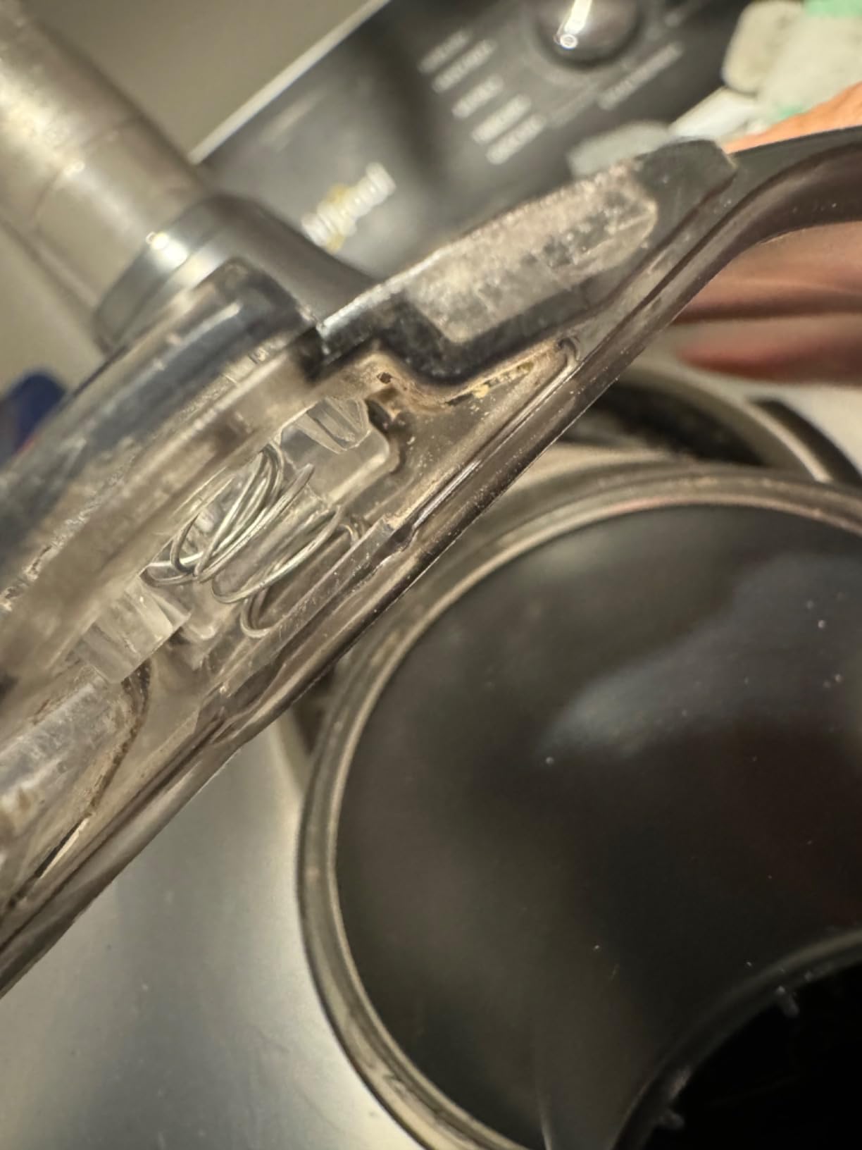 LG CordZero A949 - Cordless Stick Vacuum Cleaner with Auto-Empty Base, 200 Minute Runtime w/Extra Rechargeable Battery, Power Mop, Dual Floor Max, Lightweight, Cleaning for Carpet, Hardwood, Pet Hair - Customer Photo 2