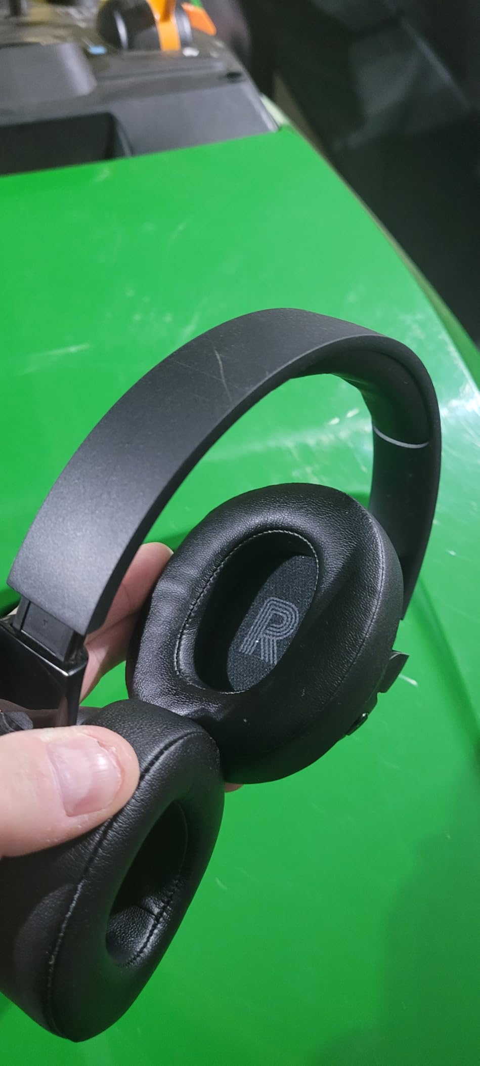 JBL Tune 720BT - Wireless Over-Ear Headphones with JBL Pure Bass Sound, Bluetooth 5.3, Up to 76H Battery Life and Speed Charge, Lightweight, Comfortable and Foldable Design (Black) - Customer Photo 2
