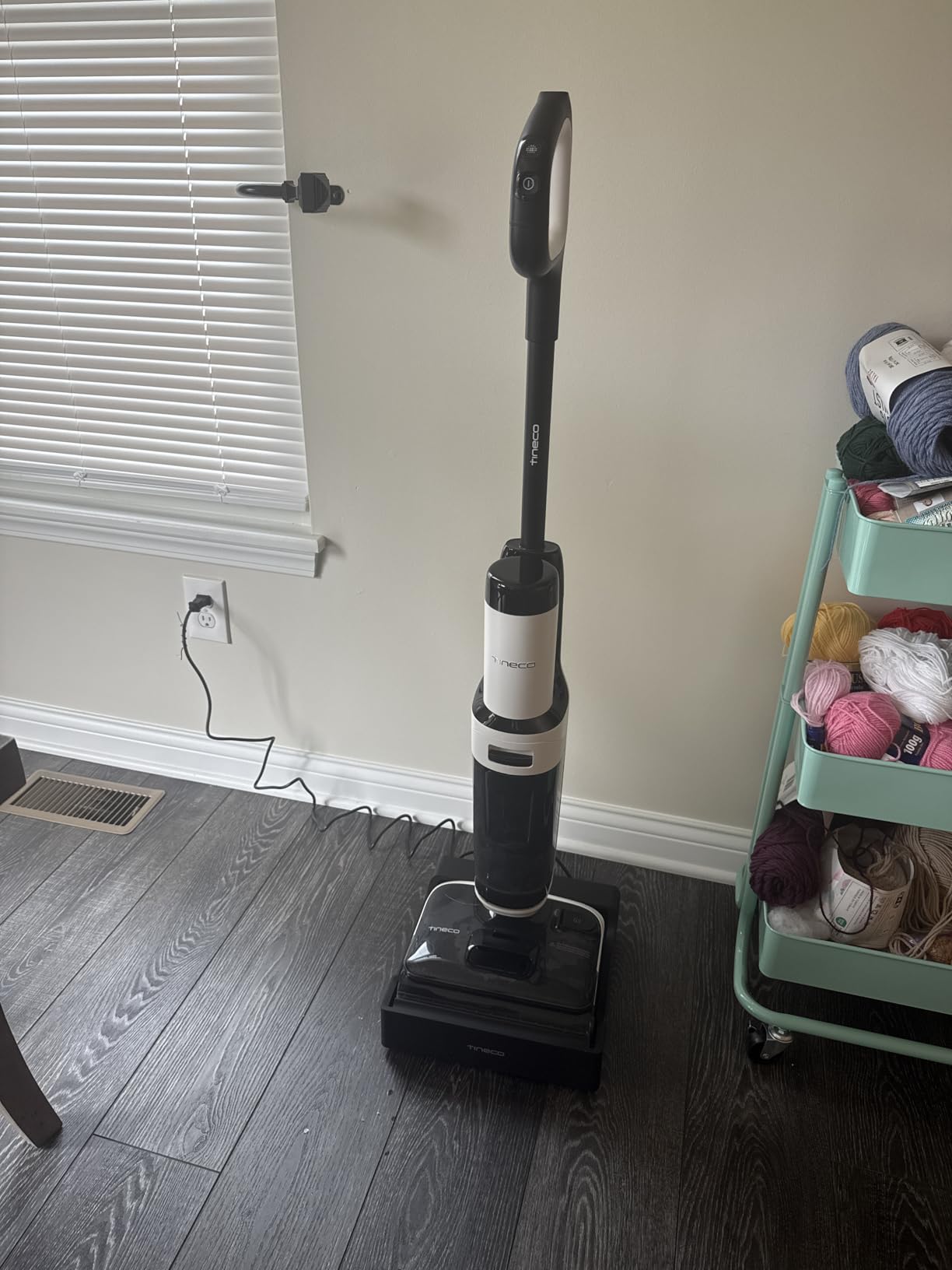 Tineco Floor ONE Stretch S6 Cordless Wet Dry Vacuum Cleaner, 180°Lay-Flat Smart Vacuum Mop, 40 Minutes Long Runtime 158℉ Flashdry Self-Cleaning, Dual-Sided Edge Cleaning Lightweight Floor Cleaner Customer Review Tineco Floor ONE Stretch S6 Cordless Wet Dry Vacuum Cleaner, 180°Lay-Flat Smart Vacuum Mop, 40 Minutes Long Runtime 158℉ Flashdry Self-Cleaning, Dual-Sided Edge Cleaning Lightweight Floor Cleaner - Customer Photo 5