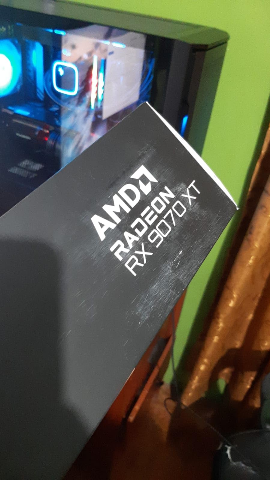 PowerColor Hellhound Spectral White AMD Radeon RX 9060 XT 16GB GDDR6 Graphics Card - Customer Photo 4