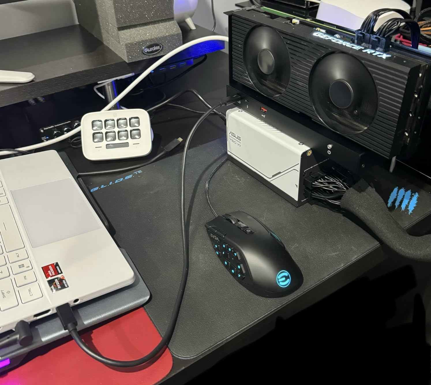 Mini eGPU Enclosure Compatible with Thunderbolt 3/4, USB4 40Gbps External GPU Dock Station, Compatible with NVIDIA/AMD PCIe, PD 85W Charging Support, Daisy Chain, DC/ATX/SFX Support - Customer Photo 2