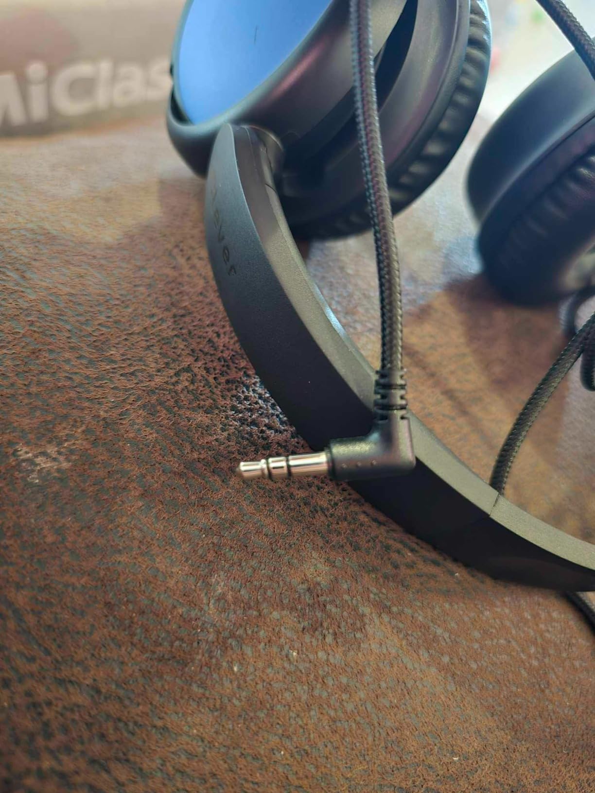 iClever Kids Headphones Bulk 5 Pack for Students K-12 & Teachers, Durable PP Material, 85dBA Safe Volume, Multiple Folding Options, Kids Wired Headphones for School/Classroom/Home/Travel customer photo 1