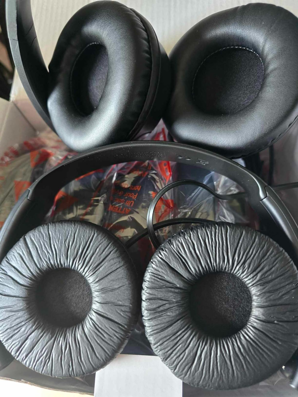 iClever Kids Headphones Bulk 5 Pack for Students K-12 & Teachers, Durable PP Material, 85dBA Safe Volume, Multiple Folding Options, Kids Wired Headphones for School/Classroom/Home/Travel - Customer Photo 3