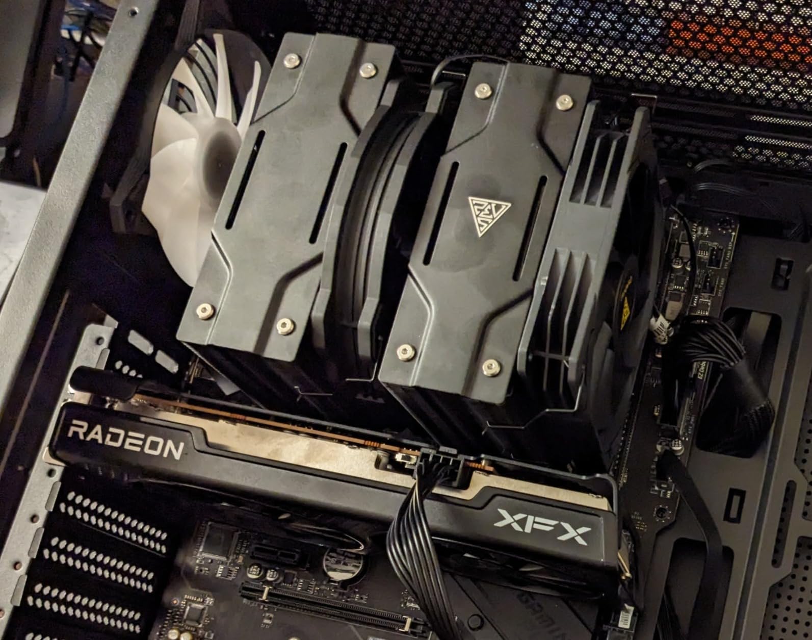 GAMDIAS Boreas M2-51D CPU Air Cooler, Real-Time Digital Display Top Cover, 5 Copper Heatpipes, Aluminum Heatsink, Low-Noise PWM 120mm Fan, Software Ready, for AMD AM5/AM4；Intel LGA 1851/1700, Black - Customer Photo 3