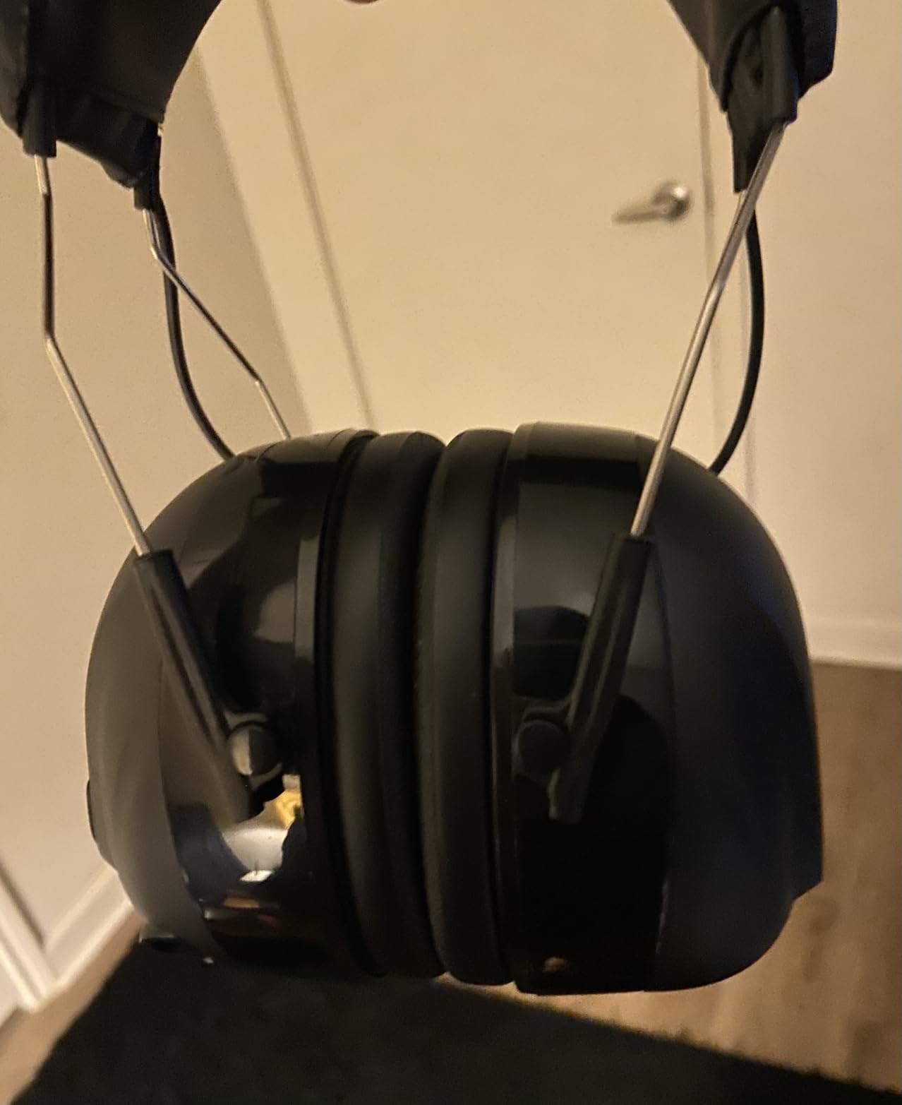 Bluetooth 5.4 Hearing Protection with 120H Working Time, 30dB Safety Earmuffs, Rechargeable Ear Protection Headphones with Mic for Mowing, Workshops, Construction, Snowblowing, Black Customer Review Bluetooth 5.4 Hearing Protection with 120H Working Time, 30dB Safety Earmuffs, Rechargeable Ear Protection Headphones with Mic for Mowing, Workshops, Construction, Snowblowing, Black - Customer Photo 2