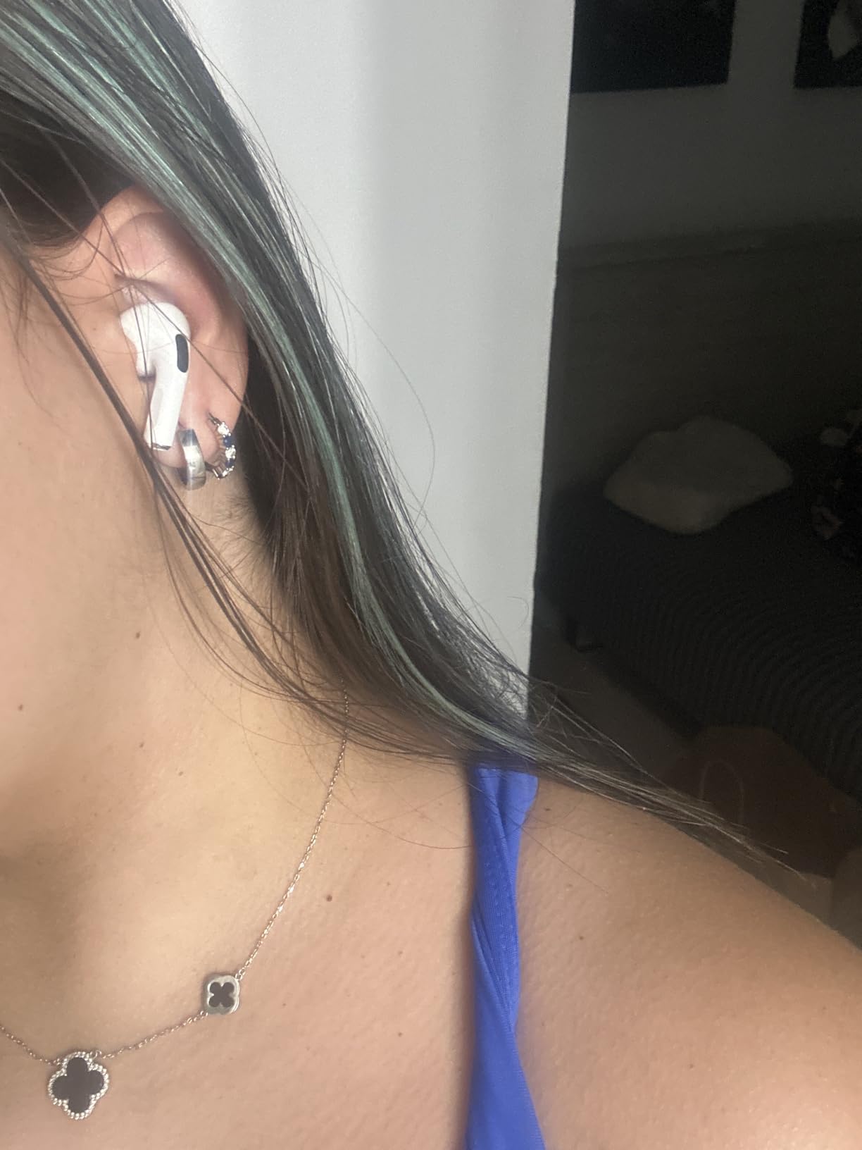 Apple AirPods Pro 2 Wireless Earbuds, Active Noise Cancellation, Hearing Aid Feature, Bluetooth Headphones, Transparency, Personalized Spatial Audio, High-Fidelity Sound, H2 Chip, USB-C Charging - Customer Photo 4