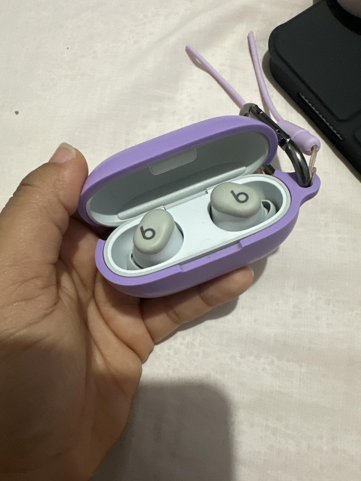 Beats Solo Buds - Wireless Bluetooth Earbuds | 18 Hours of Battery Life | Apple & Android Compatibility | Built-in Microphone - Matte Black customer photo 1