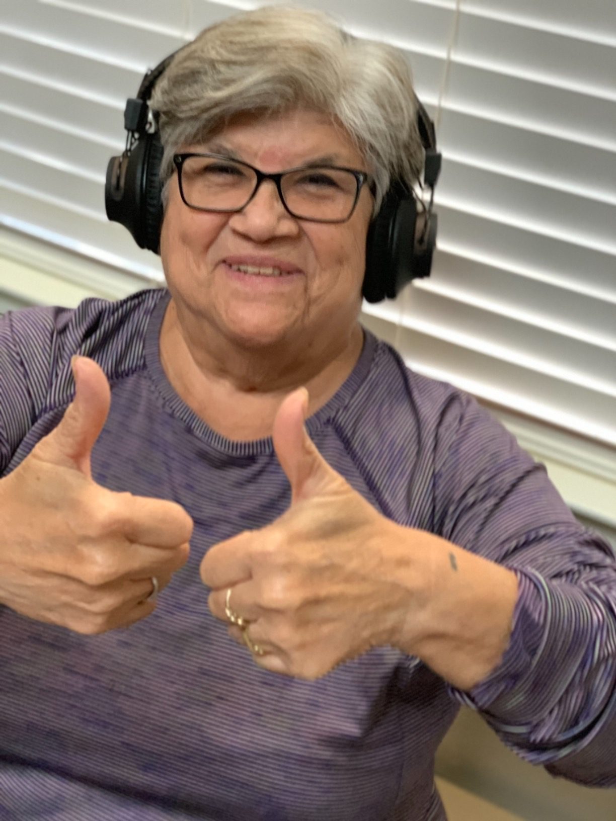 Avantree HT5009 Plus - Ultra Comfortable Wireless Headphones for TV Watching, 60h Playtime, Clear Voice & Enhanced Volume for Seniors & Hard of Hearing, Compatible with Samsung, LG & Other TVs Customer Review Avantree HT5009 Plus - Ultra Comfortable Wireless Headphones for TV Watching, 60h Playtime, Clear Voice & Enhanced Volume for Seniors & Hard of Hearing, Compatible with Samsung, LG & Other TVs - Customer Photo 2