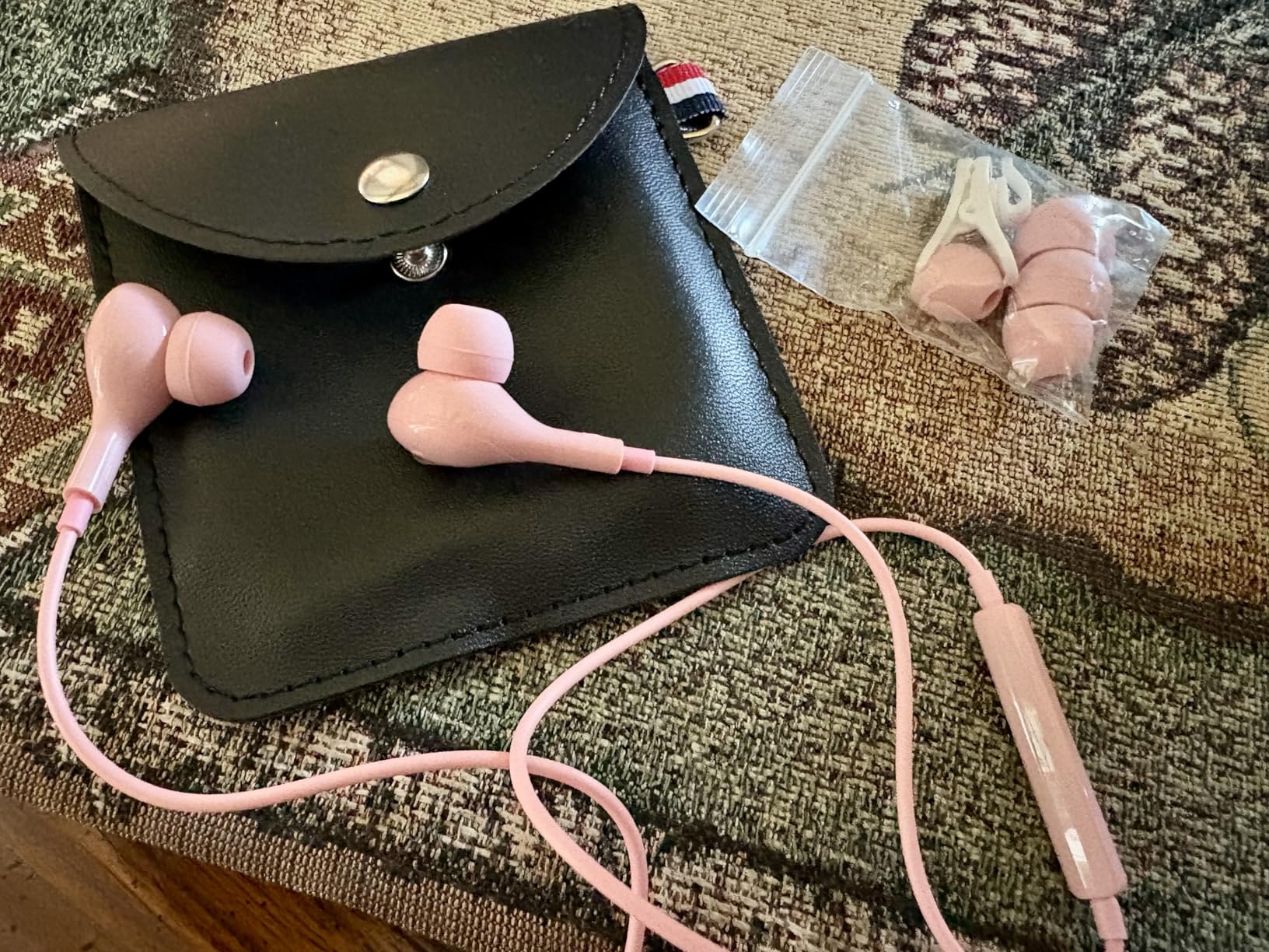 USB C Headphones Wired Earbuds Magnetic in-Ear Headphones C Type for Samsung Galaxy S24 S23 Ultra S25 S22 iPhone 15 16 17 Pro Max iPad Pro with Microphone HiFi Stereo for A56 A54 A35 A54 5g A16 Customer Review USB C Headphones Wired Earbuds Magnetic in-Ear Headphones C Type for Samsung Galaxy S24 S23 Ultra S25 S22 iPhone 15 16 17 Pro Max iPad Pro with Microphone HiFi Stereo for A56 A54 A35 A54 5g A16 - Customer Photo 1