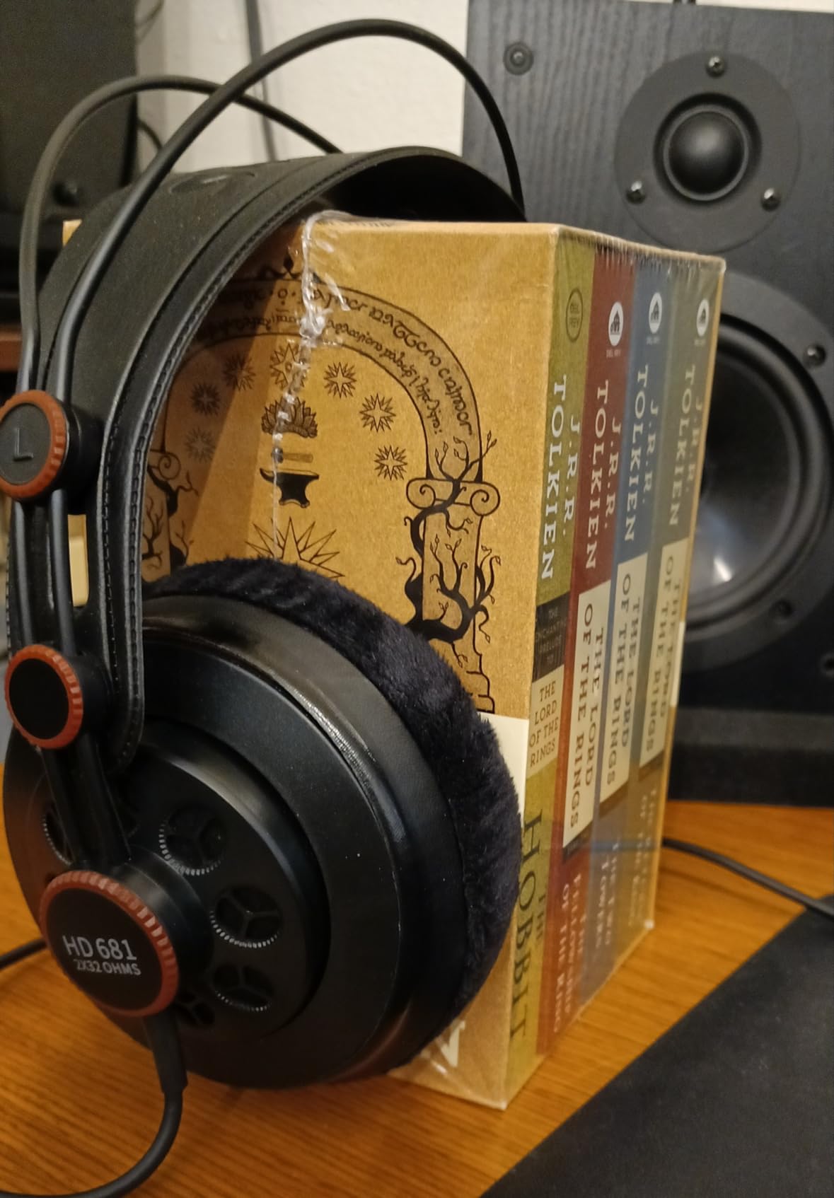 Superlux HD681 Air Professional Monitoring Semi-Open Back Headphones with AIR Cushion Earpads, Wired Over-Ear with High-Resolution Sound, 3.5 & 6.3mm Adapters for Casual Listening Recording DJ Gaming - Customer Photo 2