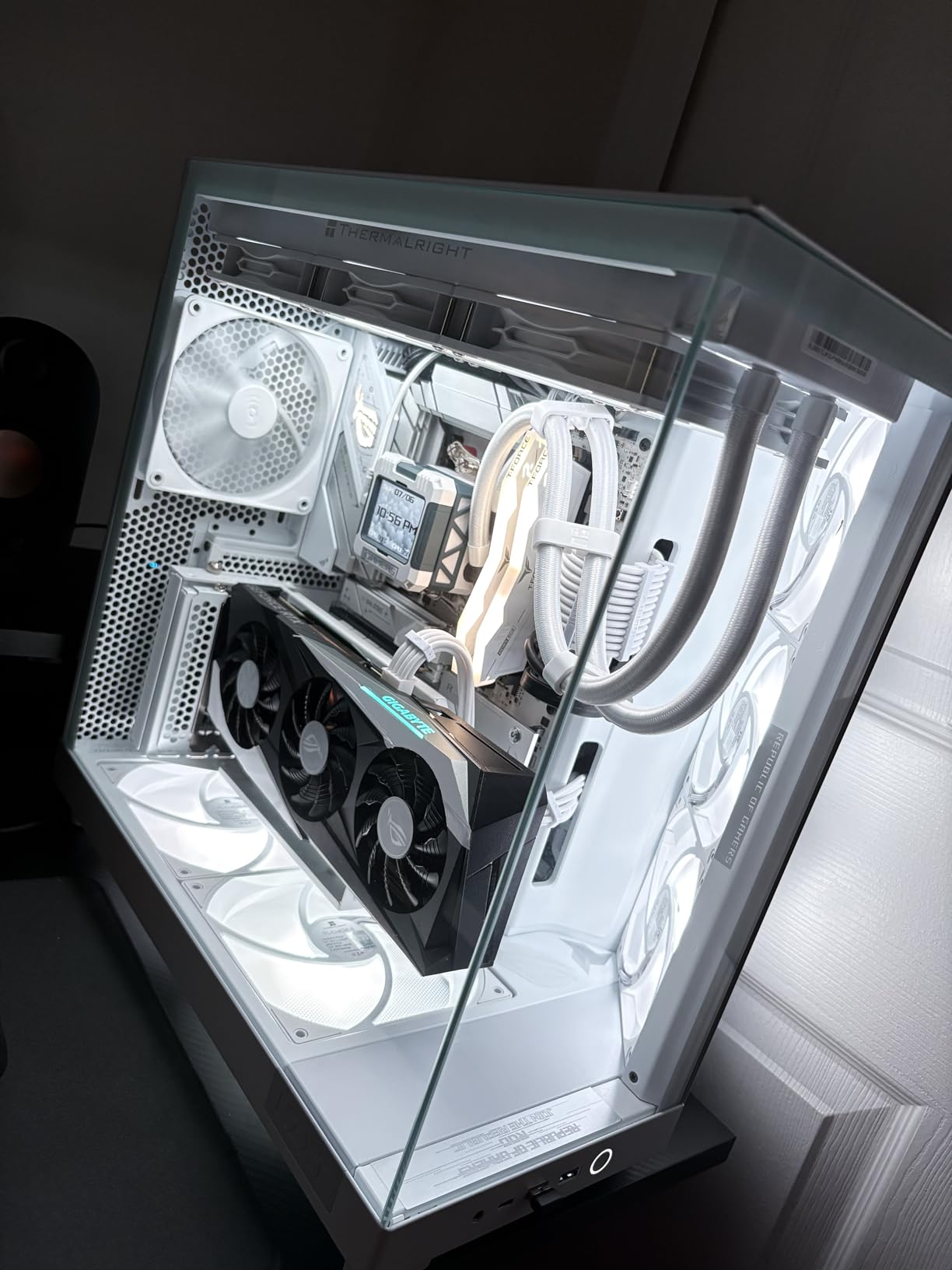 AMD Ryzen 5 9600X 6-Core, 12-Thread Unlocked Desktop Processor - Customer Photo 1