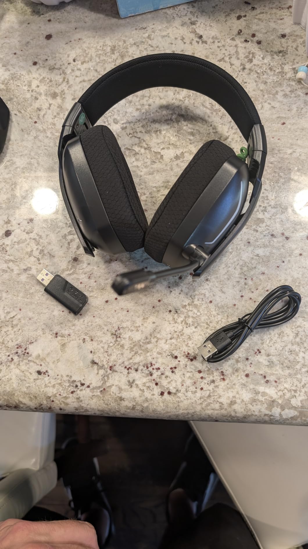 Wireless Gaming Headsets for PC, PS5, PS4, Switch, Mac, 2.4GHz Wireless Gaming Headphone with ENC Noise Canceling Microphone, Bluetooth 5.4, Cool Lighting, 50H Battery, 50mm Drivers - Customer Photo 4