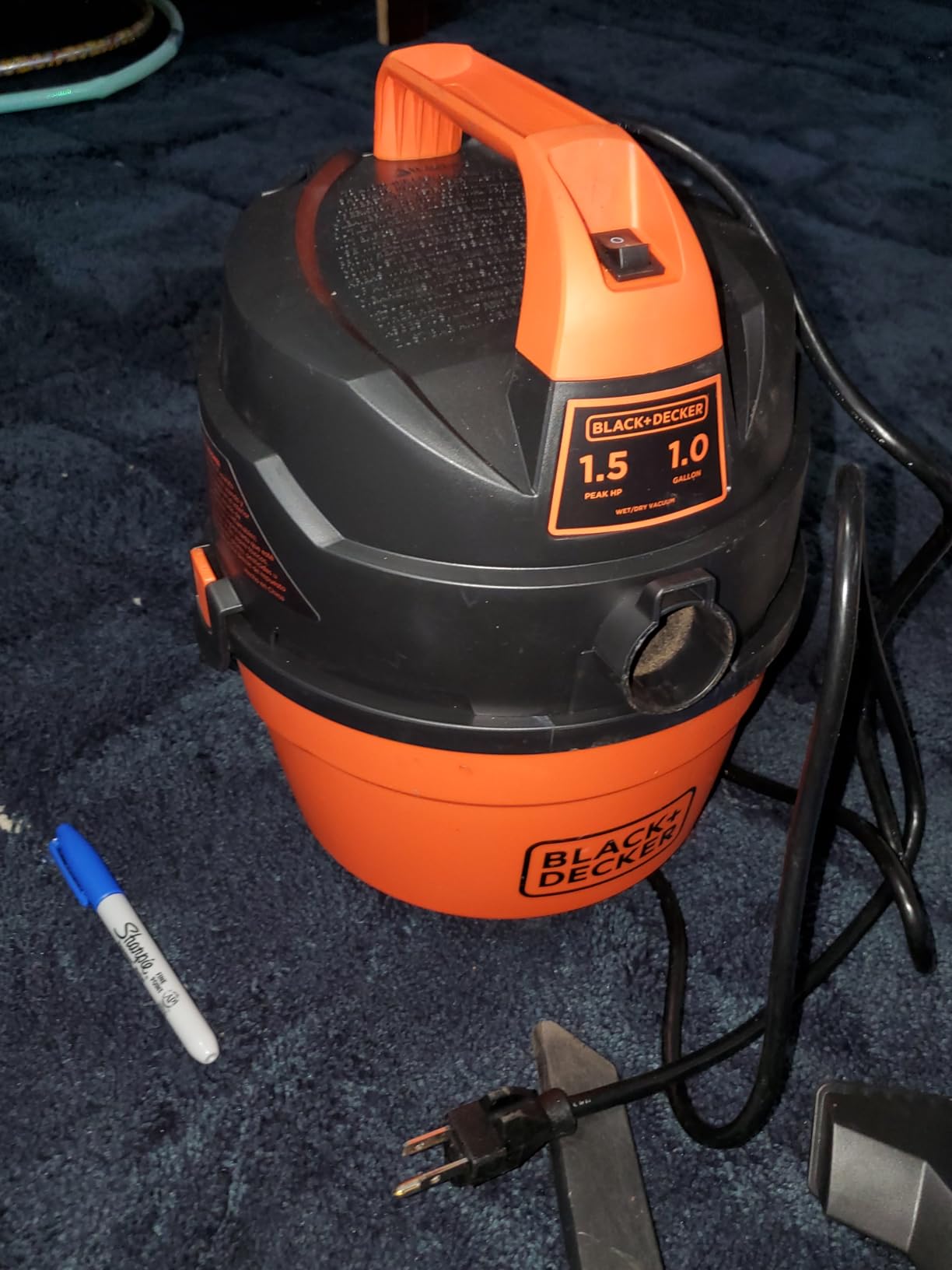 BLACK+DECKER Shop Vacuum Wet and Dry, Small Shop Vac with Accessories, 1 Gallon 1.5 Peak HP, Wall Mount Mini Vacuum for Garage, Home and Pet, 60CFM (BDXV18101P-1H) customer photo 1