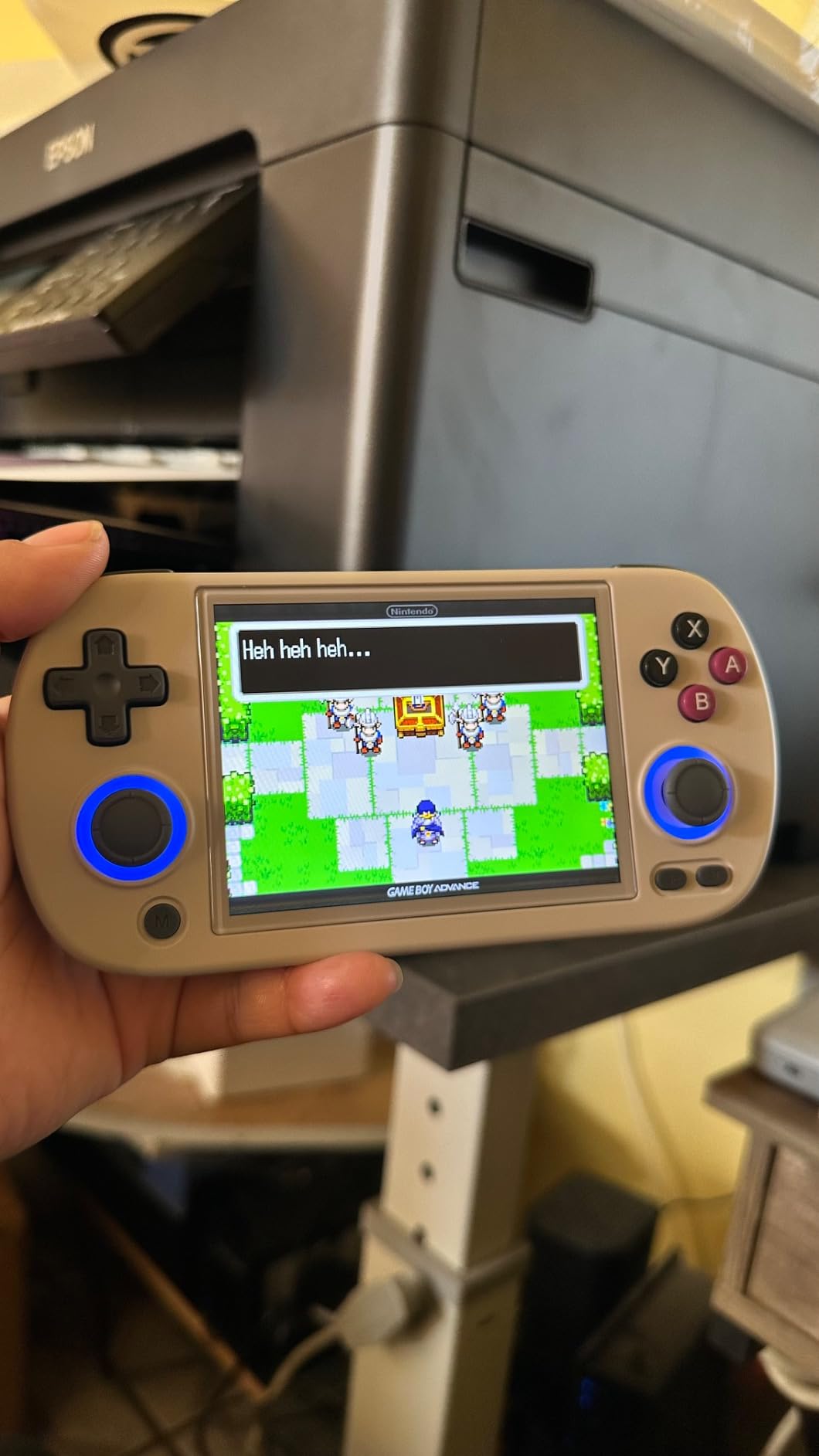 RG40XX H Retro Handheld Game Consoles RG40XXH Retro Gaming Console 64 TF Card Preloaded Games 5000+ Portable Gaming Console Linux 64-bit System 4.0'' IPS Screen WiFi Bluetooth HD and TV Output Black - Customer Photo 3