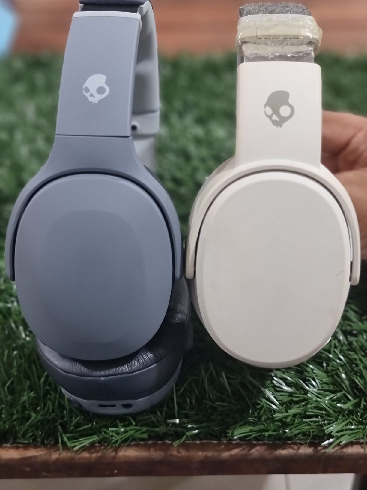 Skullcandy Crusher Evo Wireless Bluetooth Headphones with Multi-Sensory Bass, Noise Isolating Over-Ear Fit, Up to 40 Hours Battery, Microphone for iPhone Android - Asphalt - Customer Photo 4