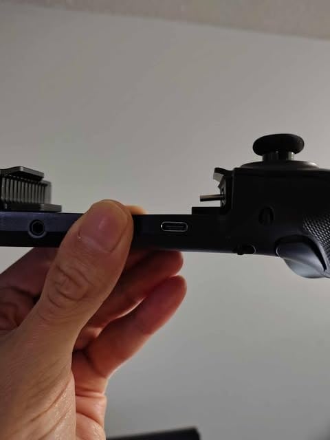 ELO Vagabond Mobile Gaming Controller - iPhone 15/16, iPad Mini & Android Phone Controller (USBC) - Call of Duty Mobile, PS Remote Play, Xbox Cloud Gaming & More - MFI Certified Phone Game Controller - Customer Photo 4