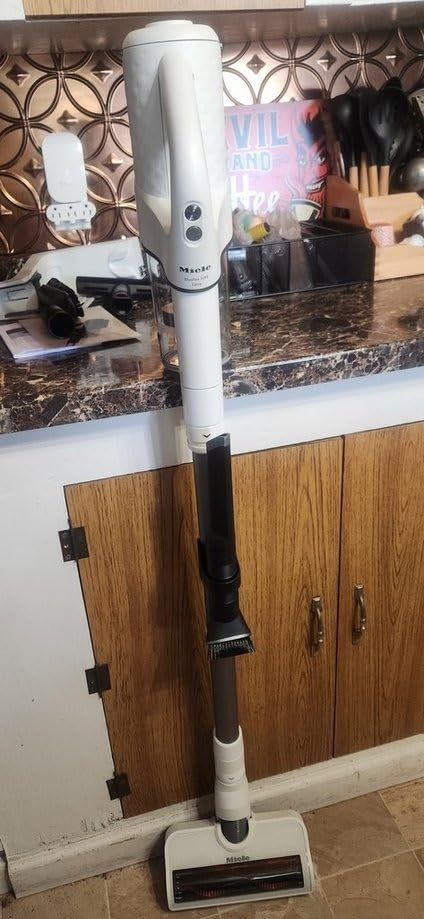 Miele Duoflex Vacuum Cleaner, Cordless and Bagless Multi-Use Flexible Stick Vacuum with Attachable MultiFloor Brush, in Brilliant White / Space Grey / Nordic Blue - Customer Photo 2