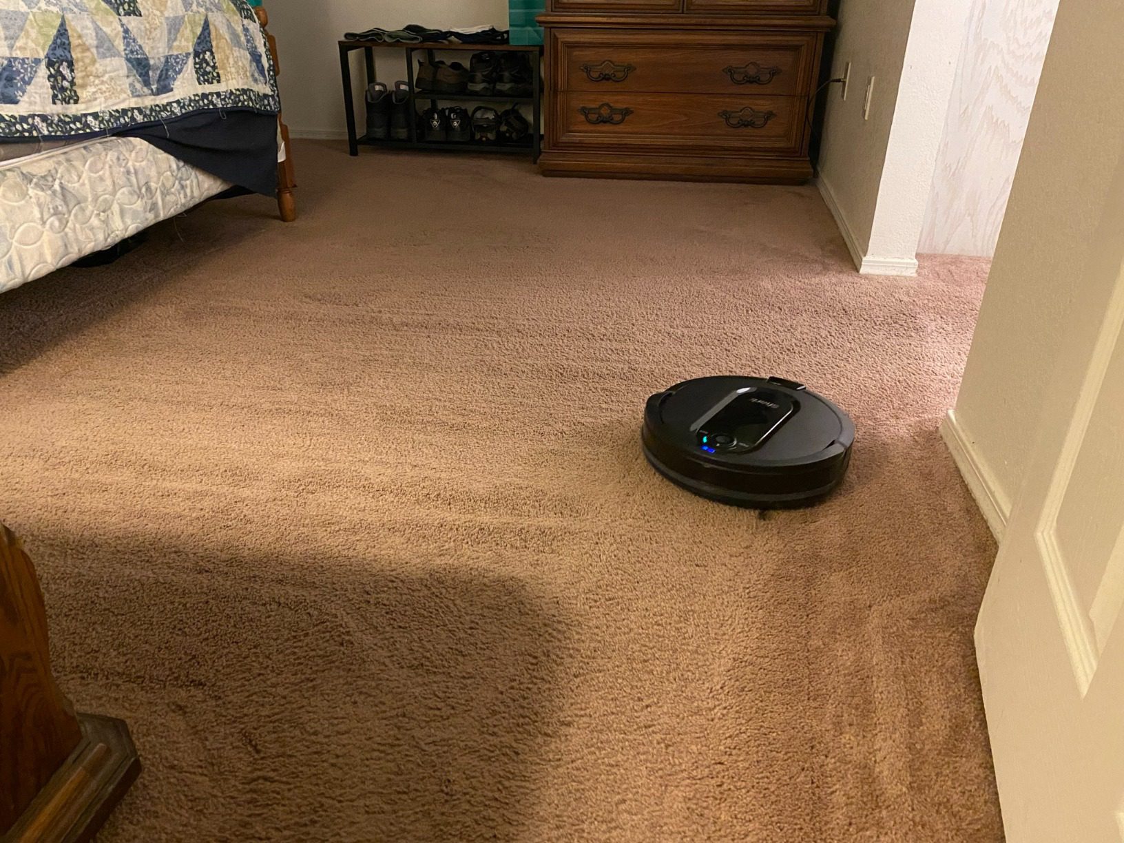 Shark Robot Vacuum & Mop Combo, PowerDetect NeverTouch Pro,Self-Emptying,Self-Refill with Self-Clean Pad Wash & Dry, 60-Day Debris Capacity,30-Day Refill Tank, 5PowerDetect Technologies,White,AV2800ZE - Customer Photo 1
