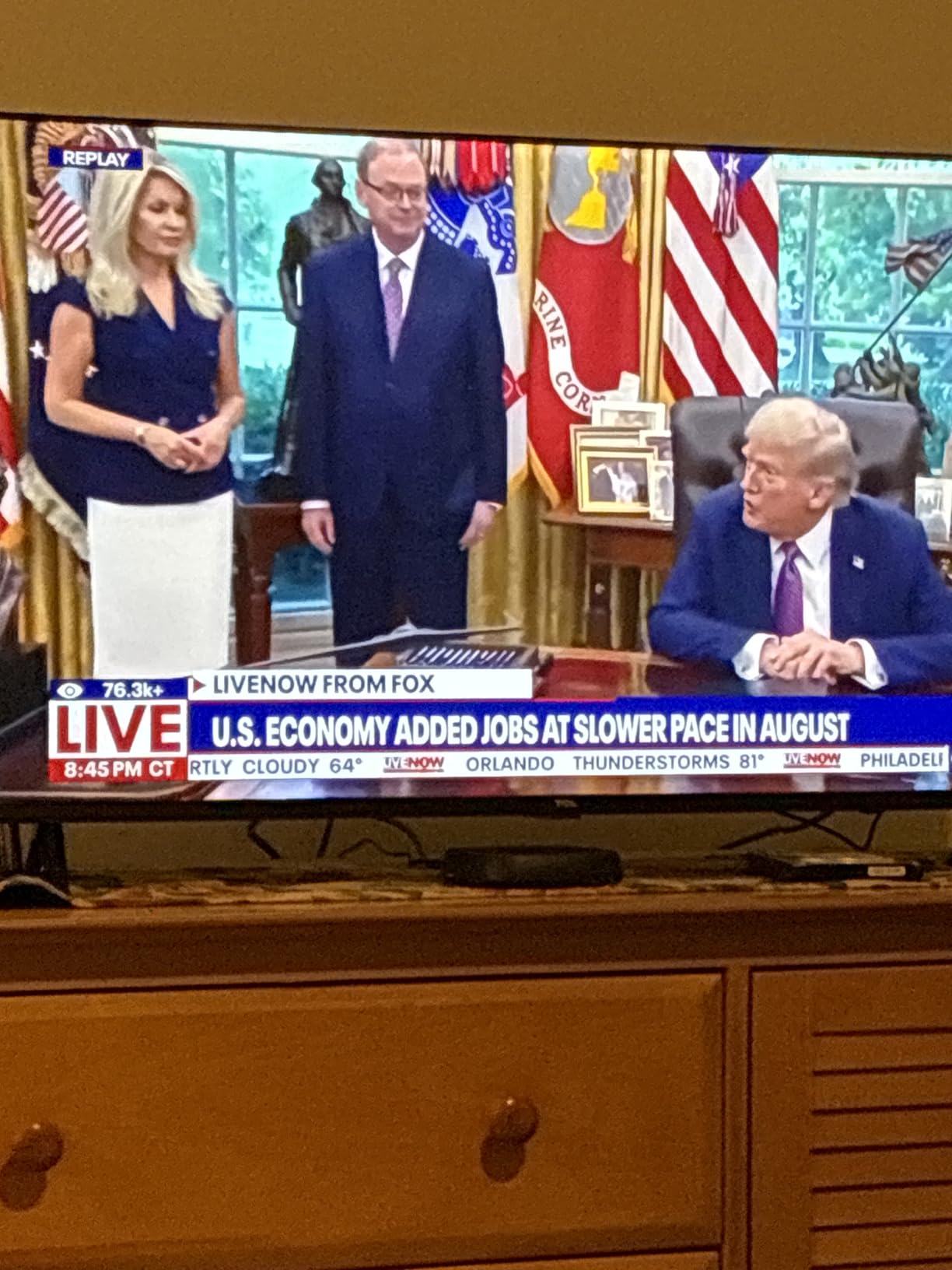 WallarGe Wireless Headphones for TV Watching, Comfortable for Seniors with Bluetooth 5.3, Easy Setup Headphones with USB Transmitter, 25 Hours Play and No Audio Delay - Customer Photo 1