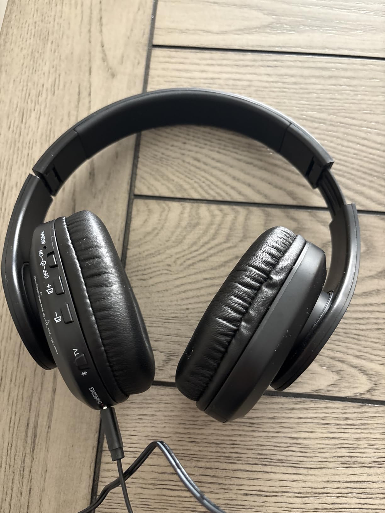 WallarGe Wireless Headphones for TV Watching, Comfortable for Seniors with Bluetooth 5.3, Easy Setup Headphones with USB Transmitter, 25 Hours Play and No Audio Delay - Customer Photo 2