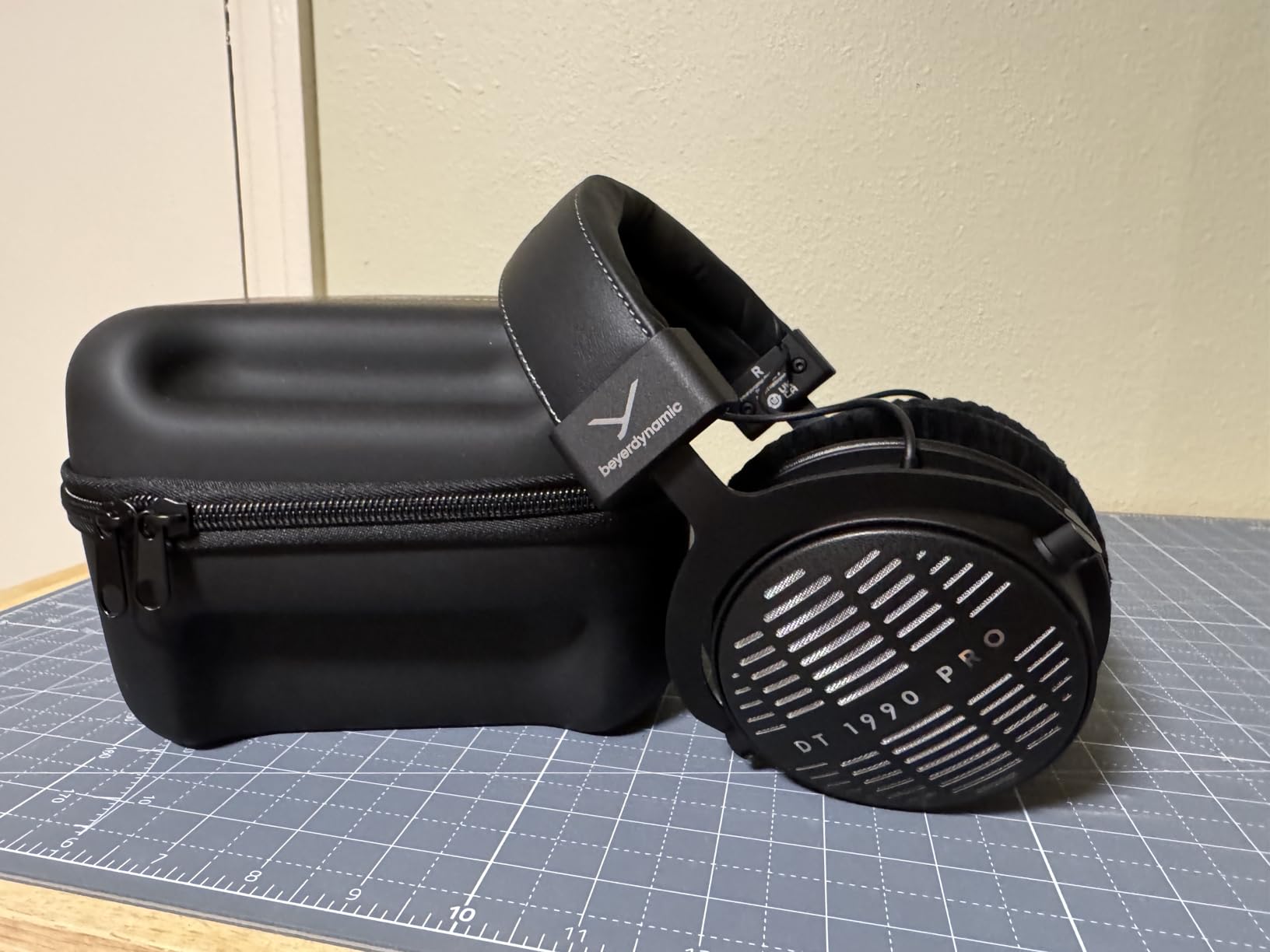 beyerdynamic DT 1990 PRO MKII Premium Tesla Studio Headphones for Mixing, Mastering and Editing (Open) Customer Review beyerdynamic DT 1990 PRO MKII Premium Tesla Studio Headphones for Mixing, Mastering and Editing (Open) - Customer Photo 2