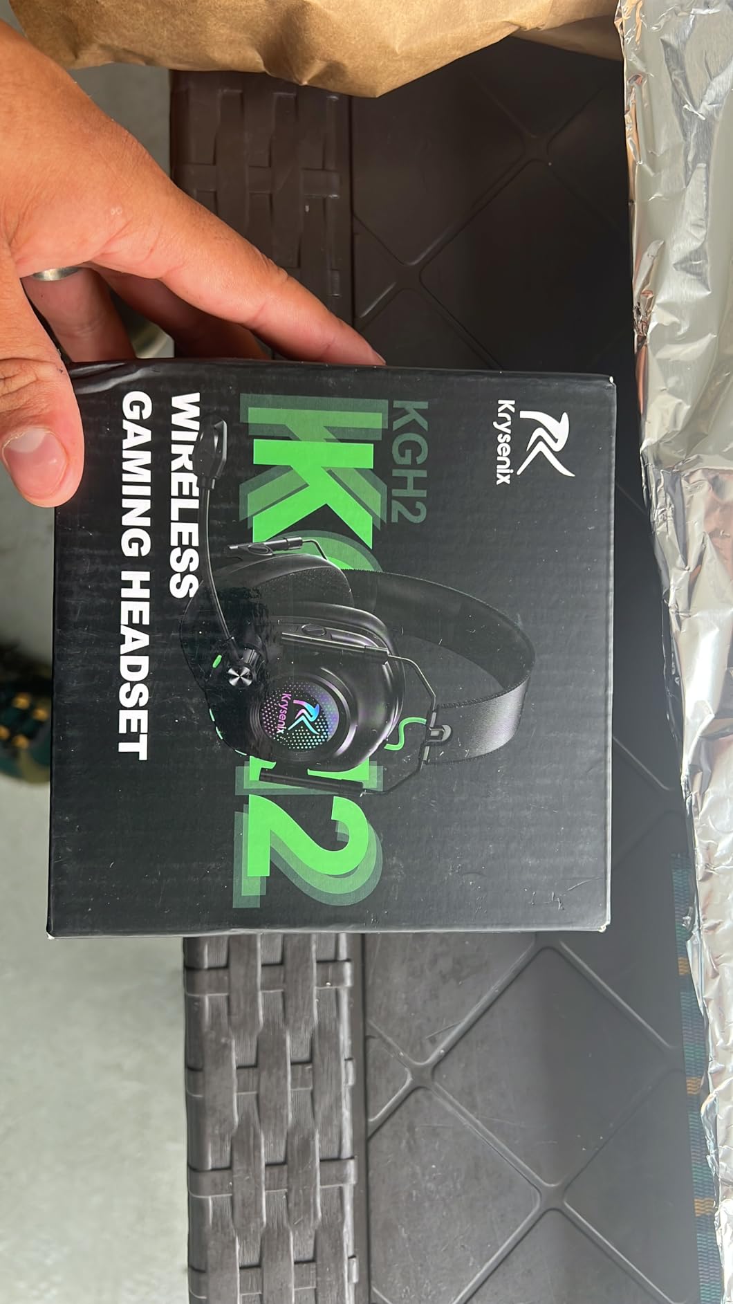 Wireless Gaming Headset with Noise Canceling Microphone for PC, PS5, PS4, Switch, Mac，2.4 GHz Wireless & Bluetooth 5.4 Gaming Headphones, Cool RGB Lighting, 40Hr Battery, 50mm Drivers-White - Customer Photo 1