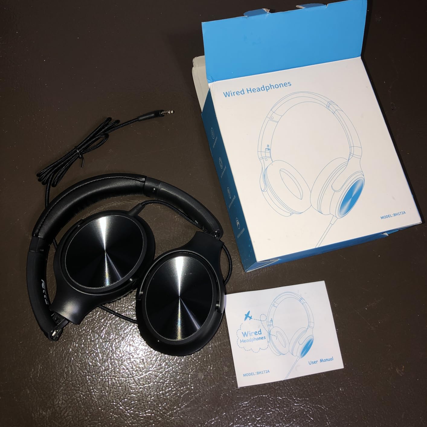 USB C Headphones Wired, Over Ear USB C Wired Headphones with Microphone, Volume Control, HD Stereo Sound, Foldable USB Type C Headphones for Adult/Teens/Chromebook/Laptop/Computer/iPhone,Black - Customer Photo 1